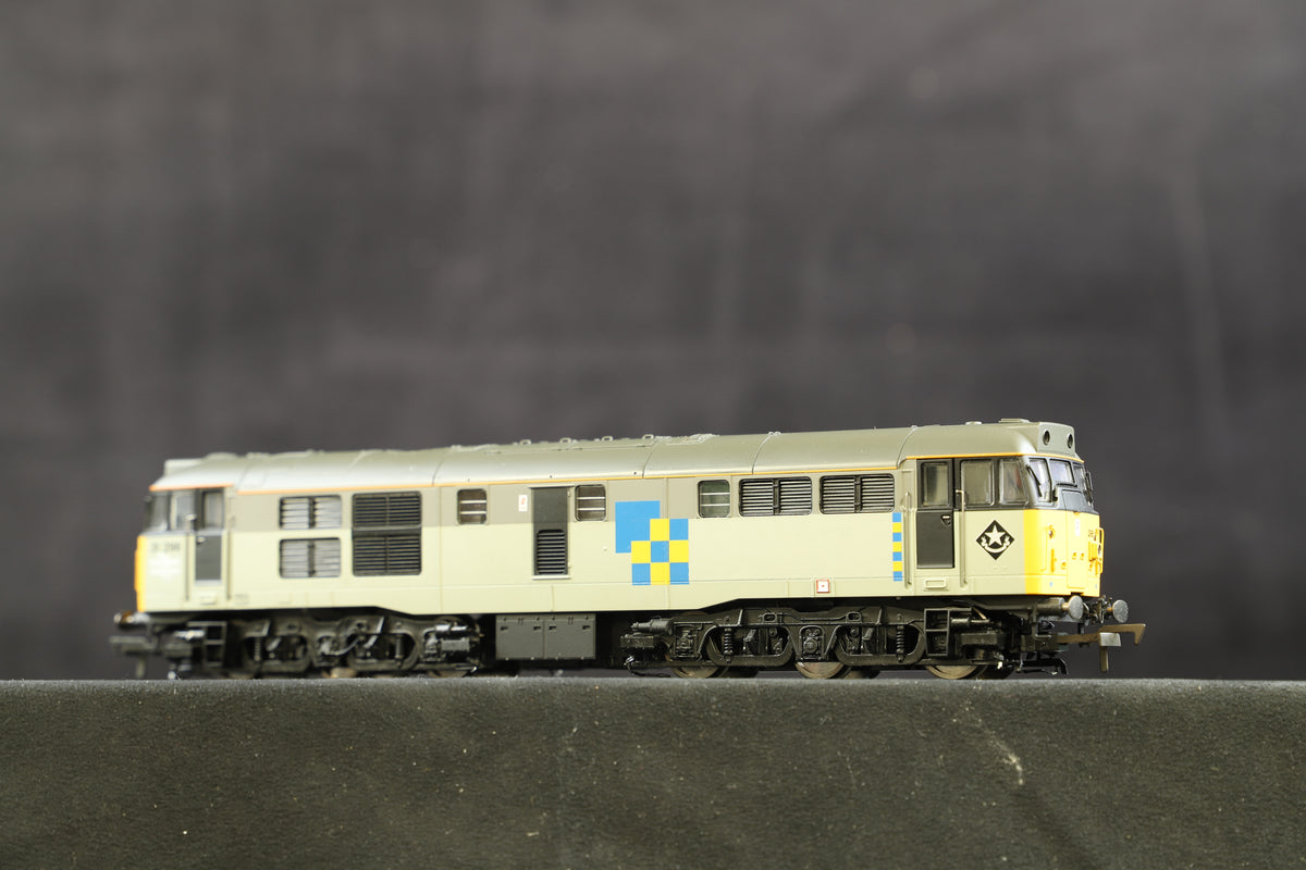 Hornby OO R2753 BR Sub-Sector AIA-AIA Diesel Electric Class 31 &#39;31296&#39;