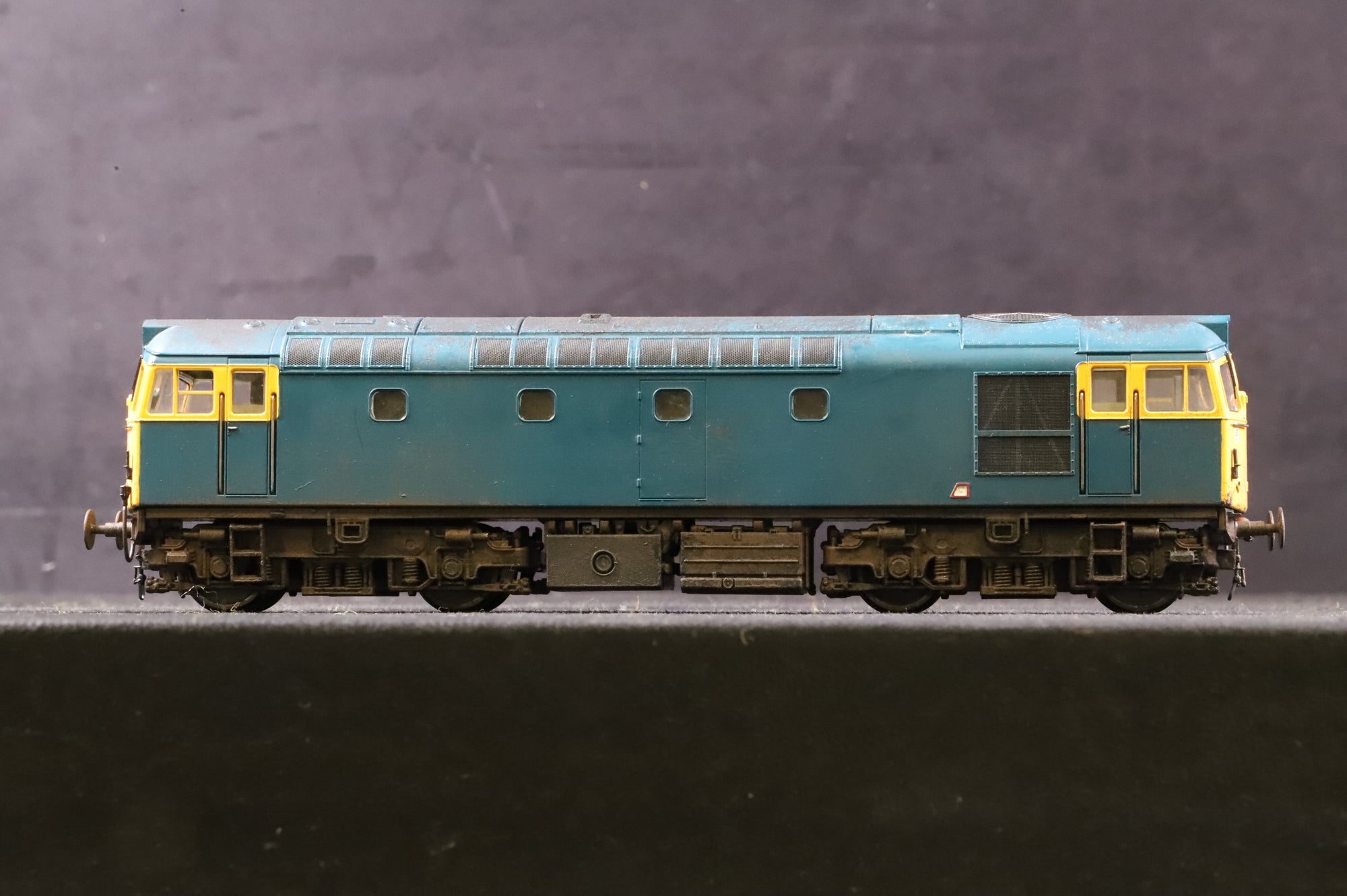WORKSHOP Heljan OO Class 26 in BR Blue - Non Runner - Weathered