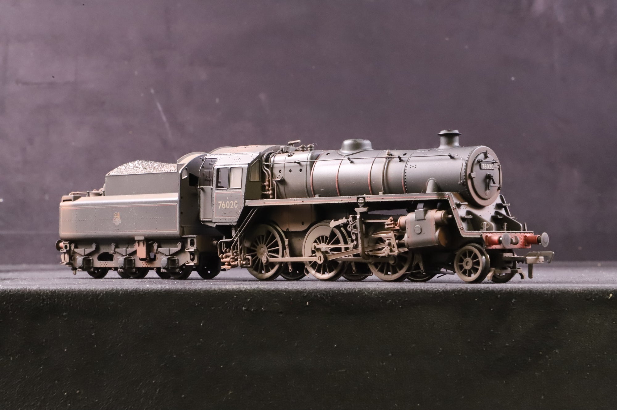 Bachmann OO 32-953DC Standard Class 4MT 76020 in Lined BR Black w/ Early Crests - Weathered