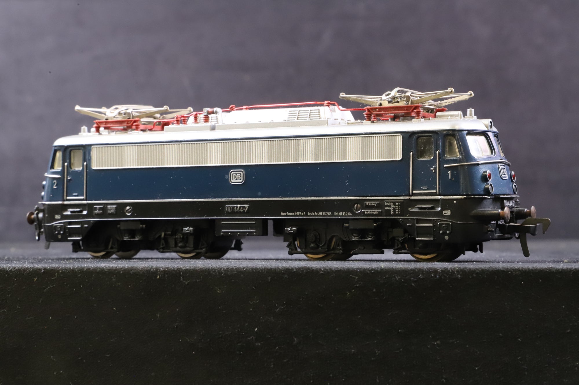 Fleischmann HO 4336 BR 110 1104447 in DB Blue