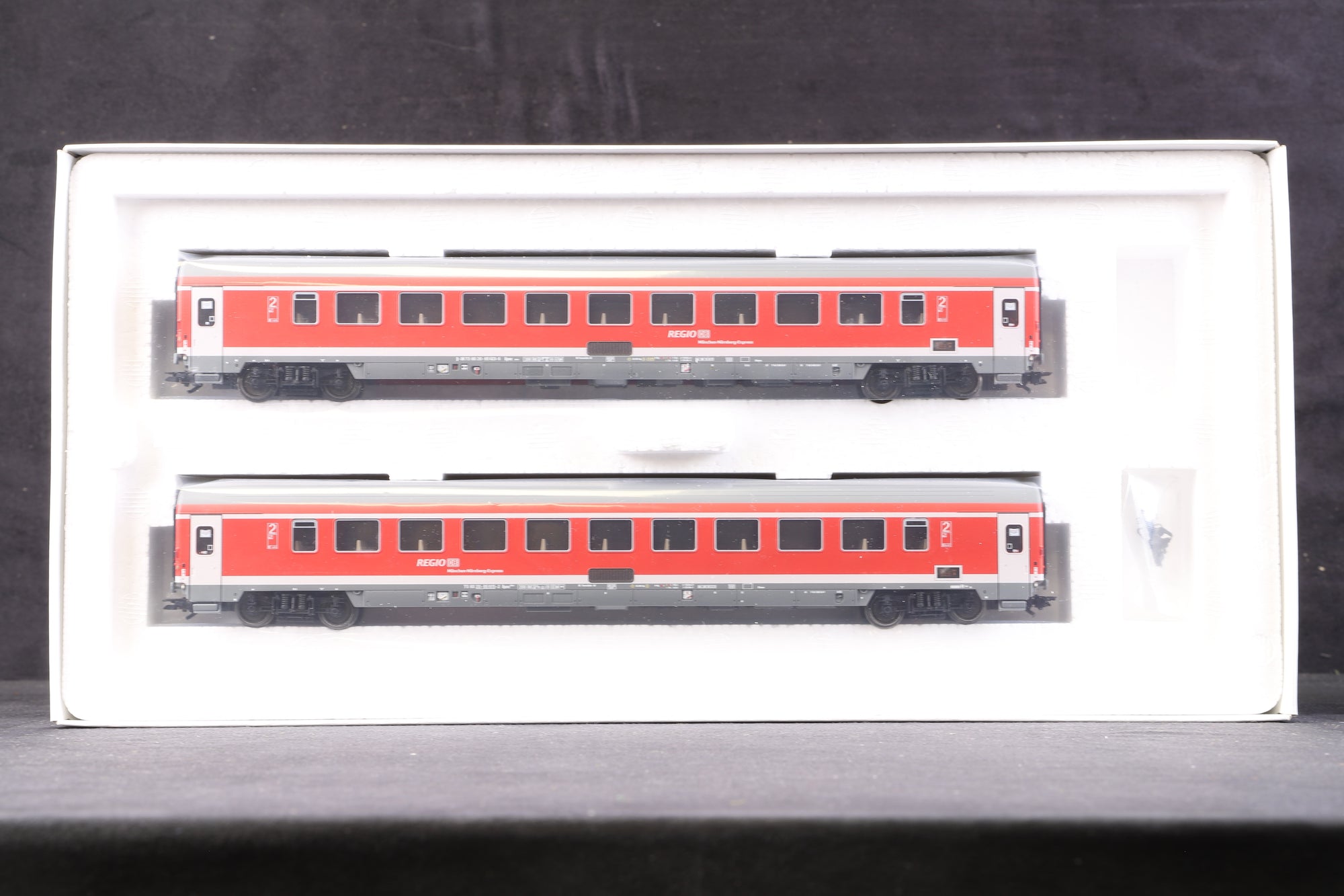 Marklin HO 42988 & 42989 Munich-Nuremberg 6 Car Express, MFX Sound