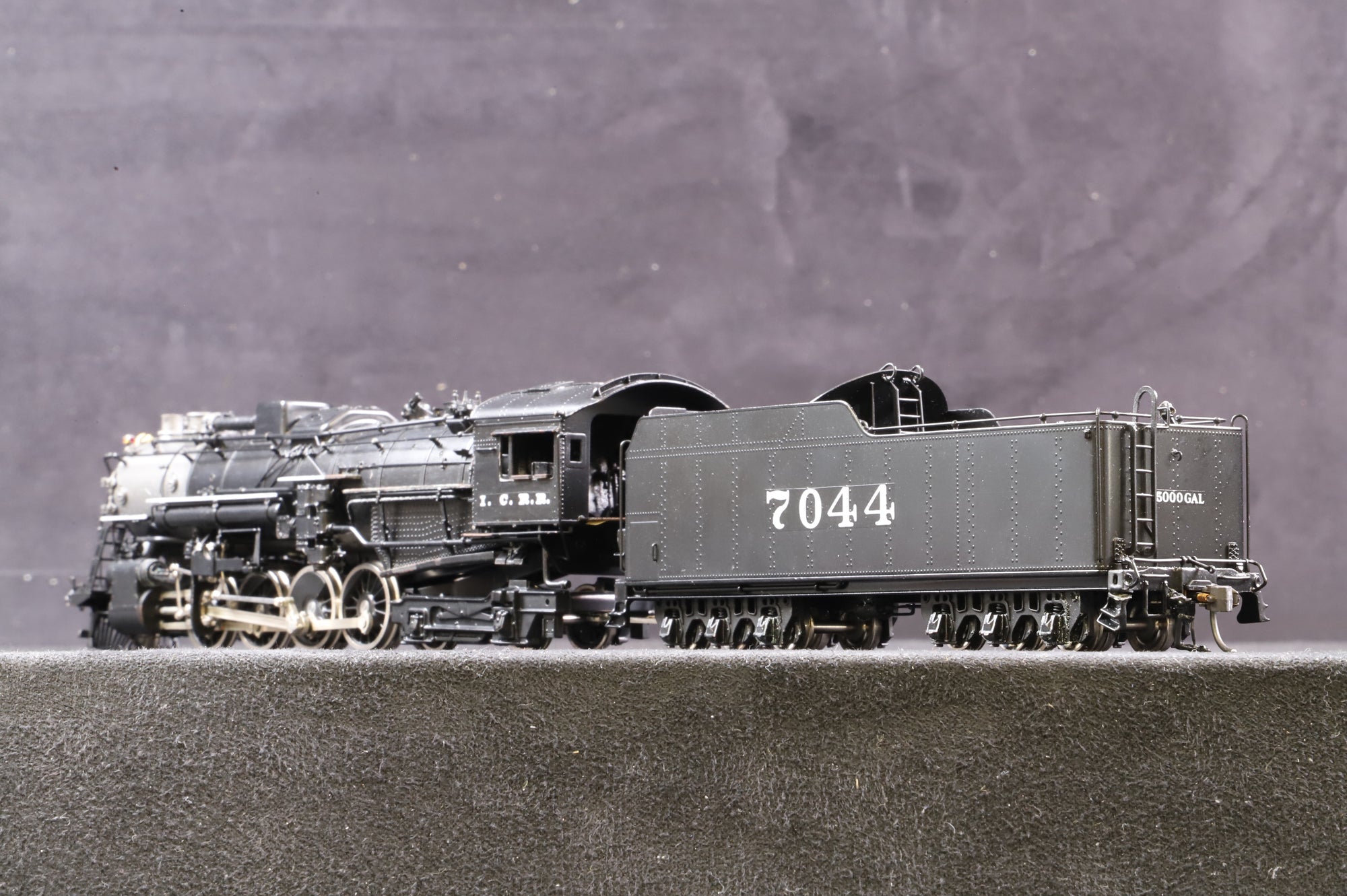 Pacific Fast Mail HO Brass 2-8-4 Illinois Central 7000 Series '7044'