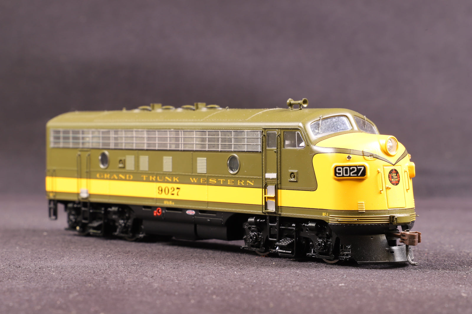 Athearn Genesis 30635 - EMD GP18 Grand Trunk Western (GTW) 4707 - HO Scale  - Midwest Model Railroad