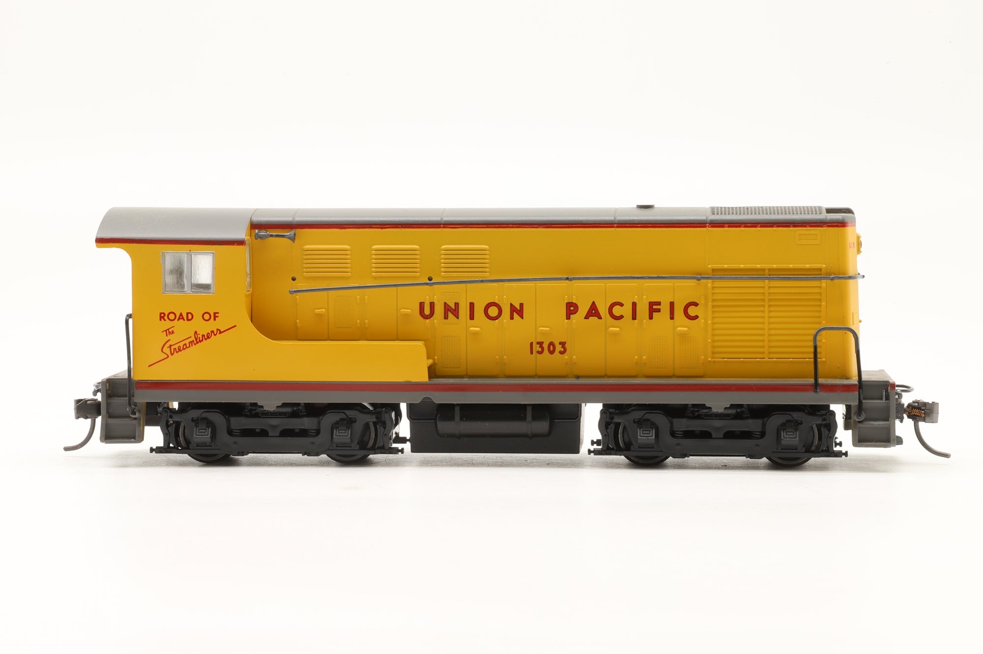 Walthers HO 932-1217 H10-44 #1303 in UP Livery