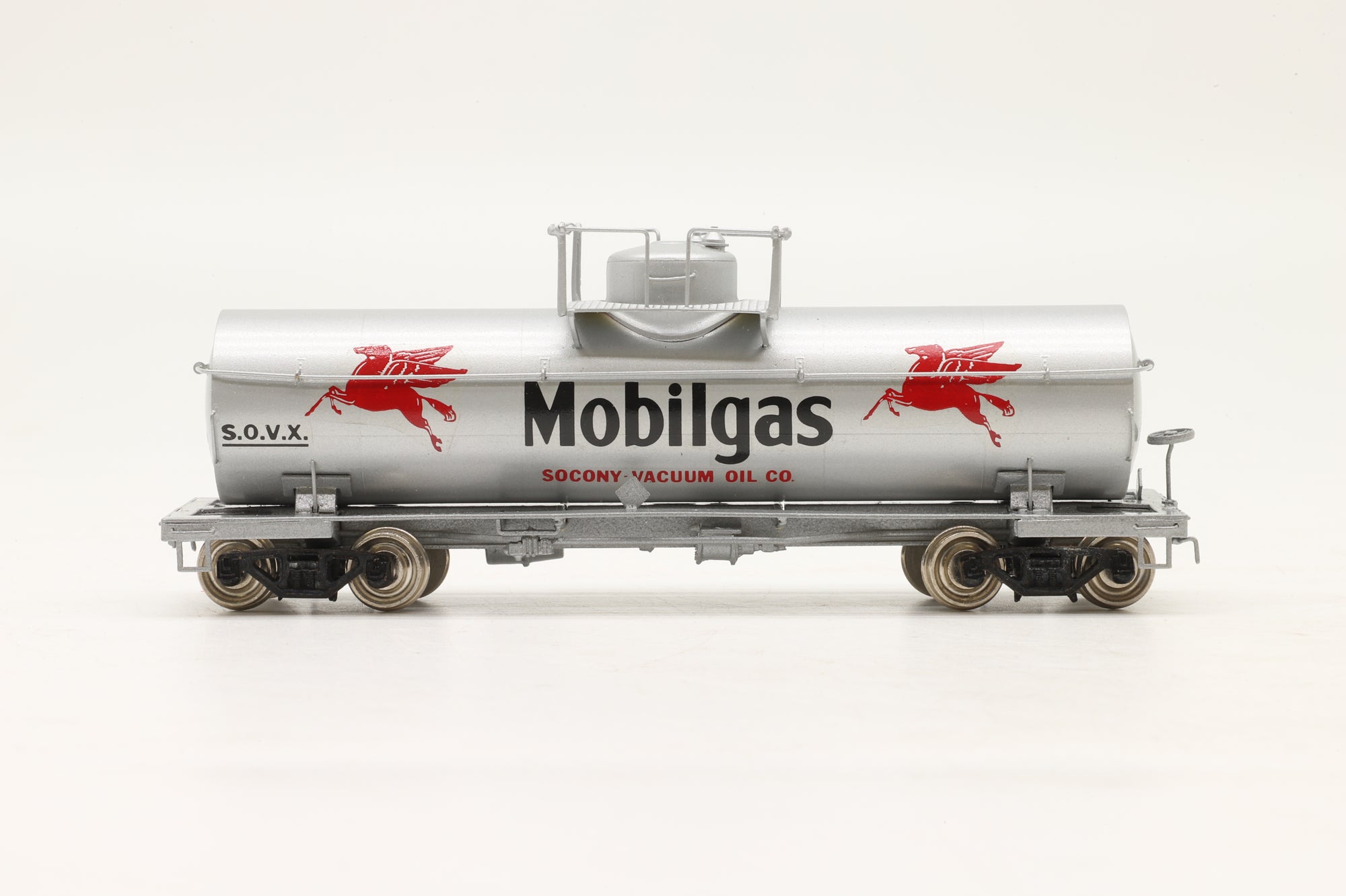 Iron Horse HO Brass 15656 8,000 Gallon Tank Car in Mobile Gas Silver