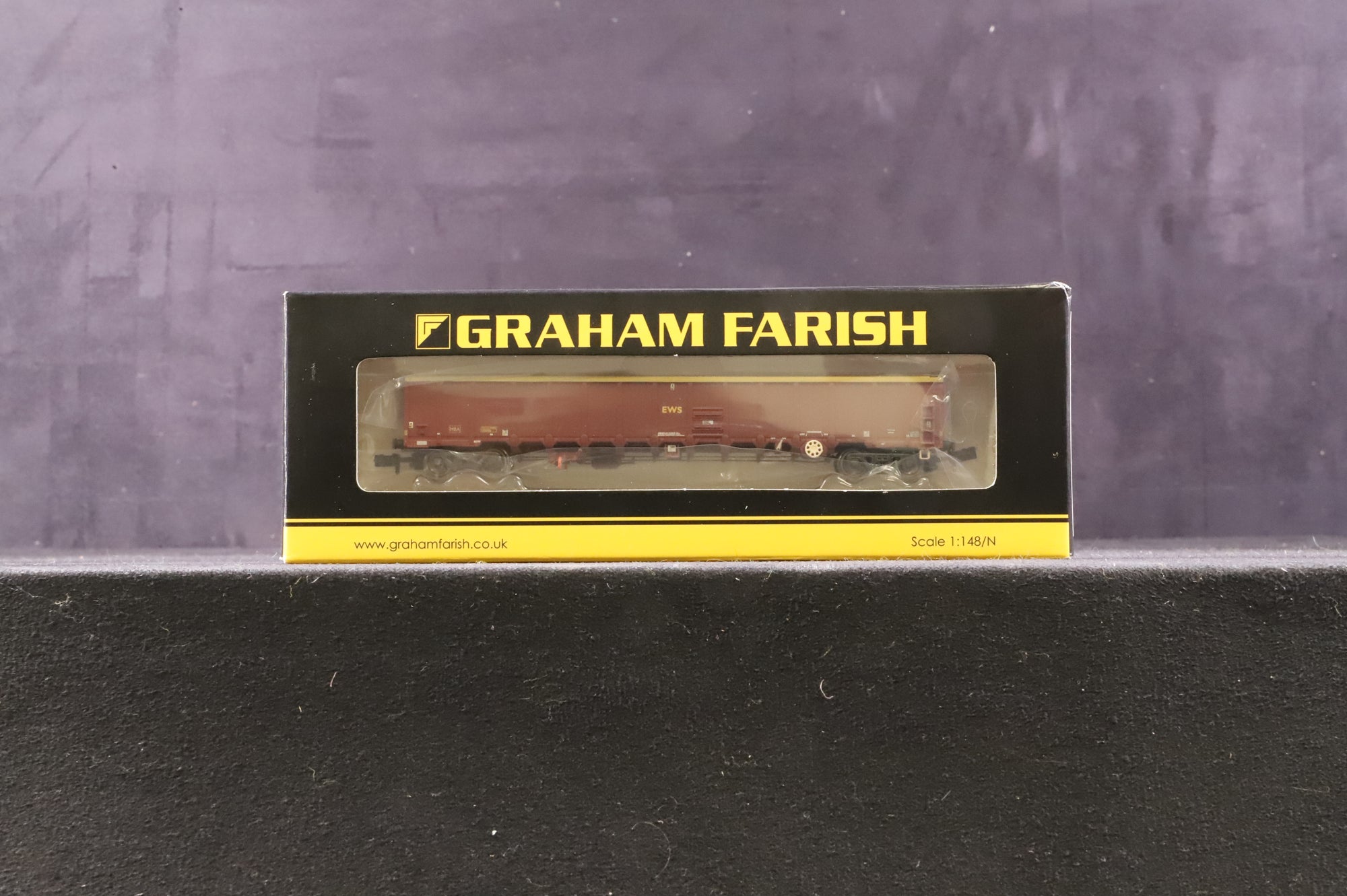 Graham Farish N Rake of 3 MBA Megabox High-Sided Bogie Box Wagons, Inc. 377-650 & 2 x 377-650A