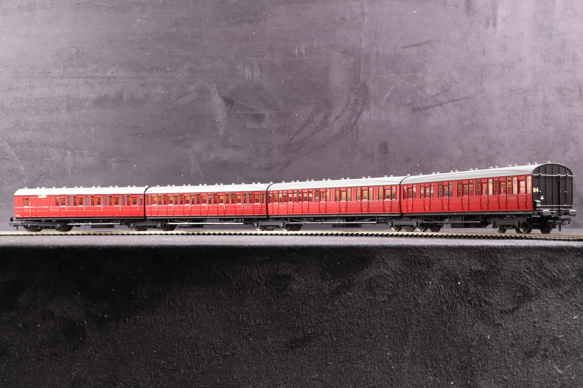 Clark Railworks OO Gauge C2002B Quad Art Set No. 84, BR Crimson