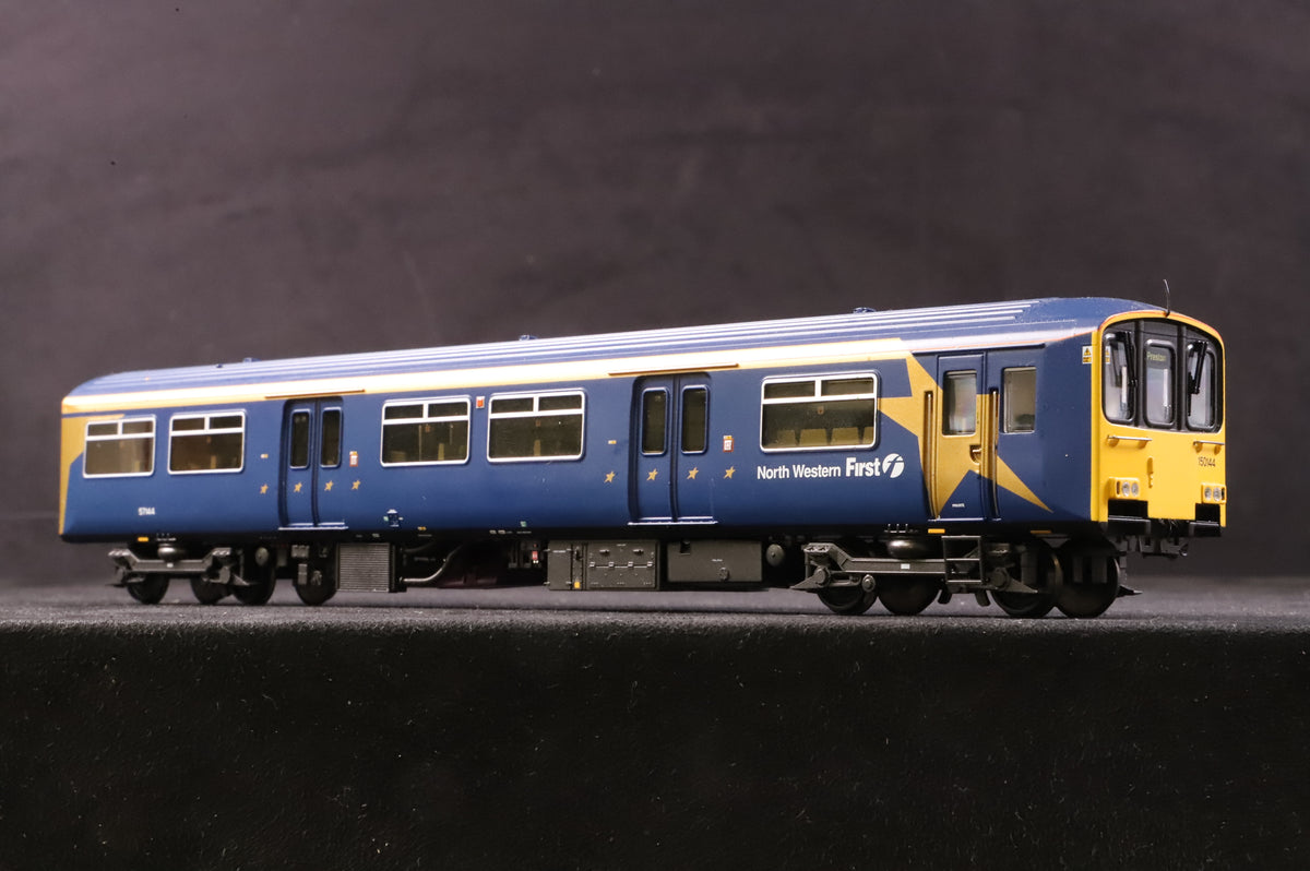 Bachmann OO 32-925 Class 150/1 2 Car DMU in First North Western Livery