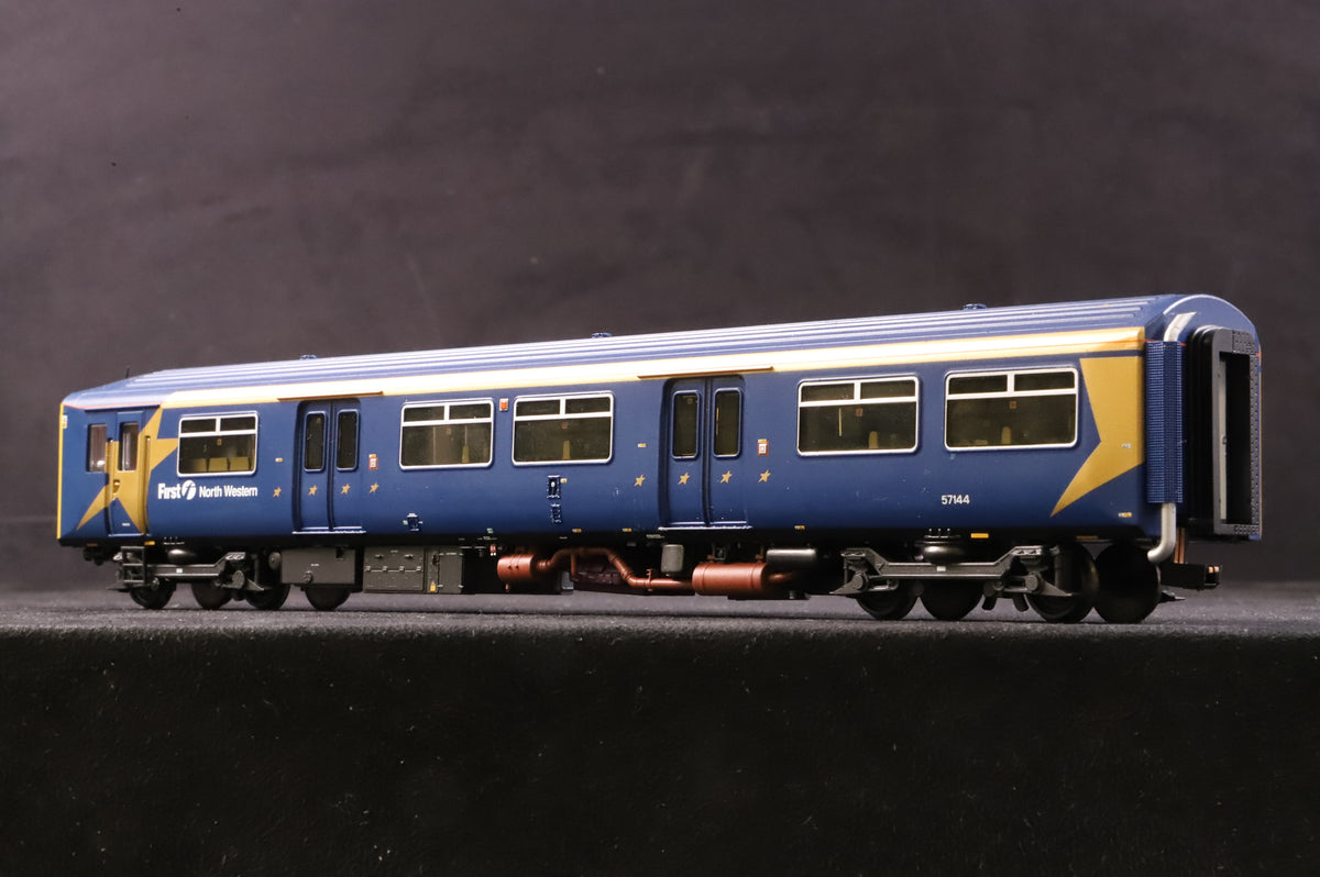 Bachmann OO 32-925 Class 150/1 2 Car DMU in First North Western Livery