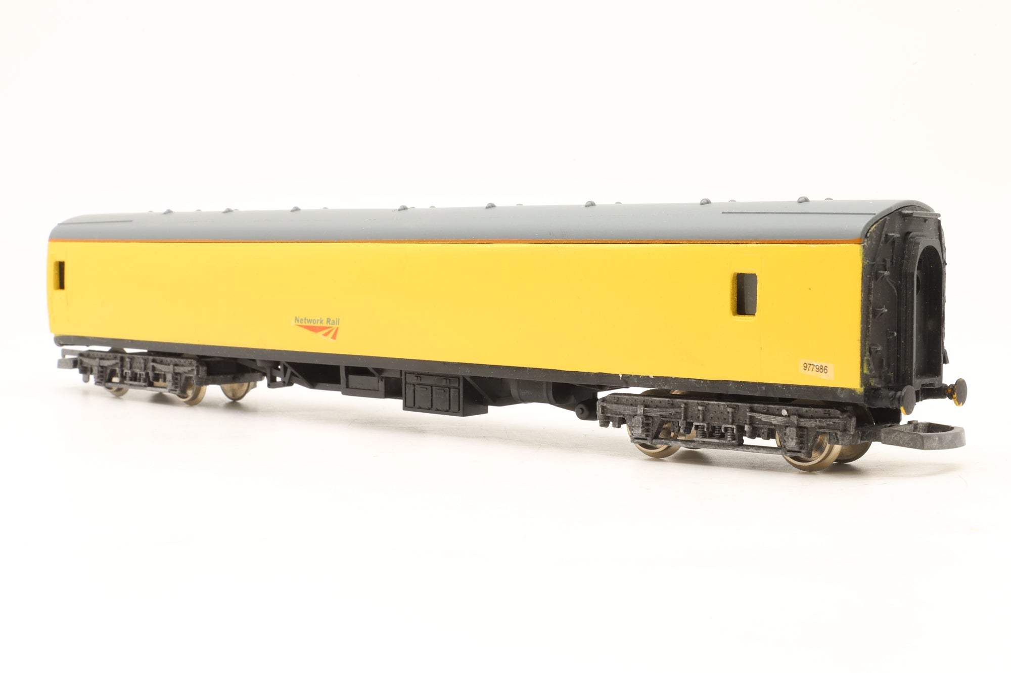 Custom OO Mk1 QSA 977986 in Network Rail Yellow