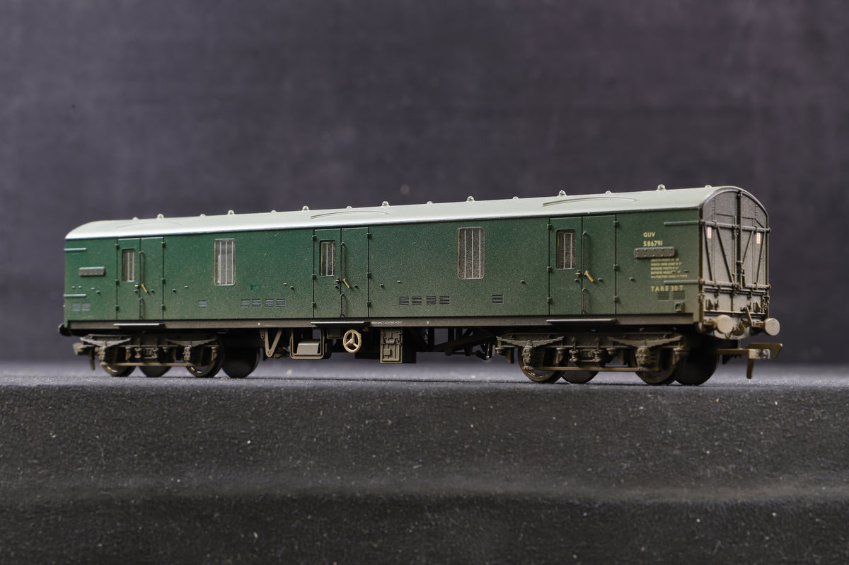 Hornby/ Bachmann OO Rake Of 5 Parcels Coaches