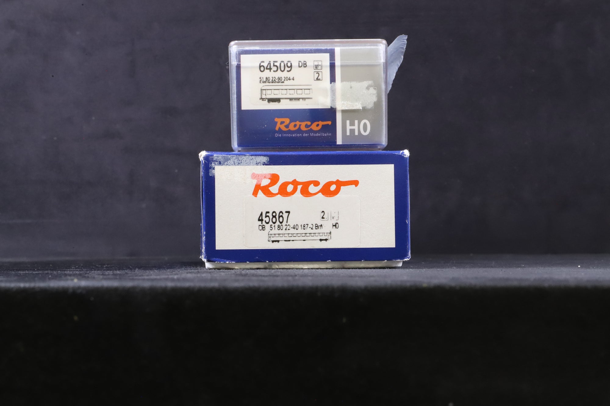 Roco HO Pair of DB 2nd Class Passenger Coaches, Incl. 64509 & 45867