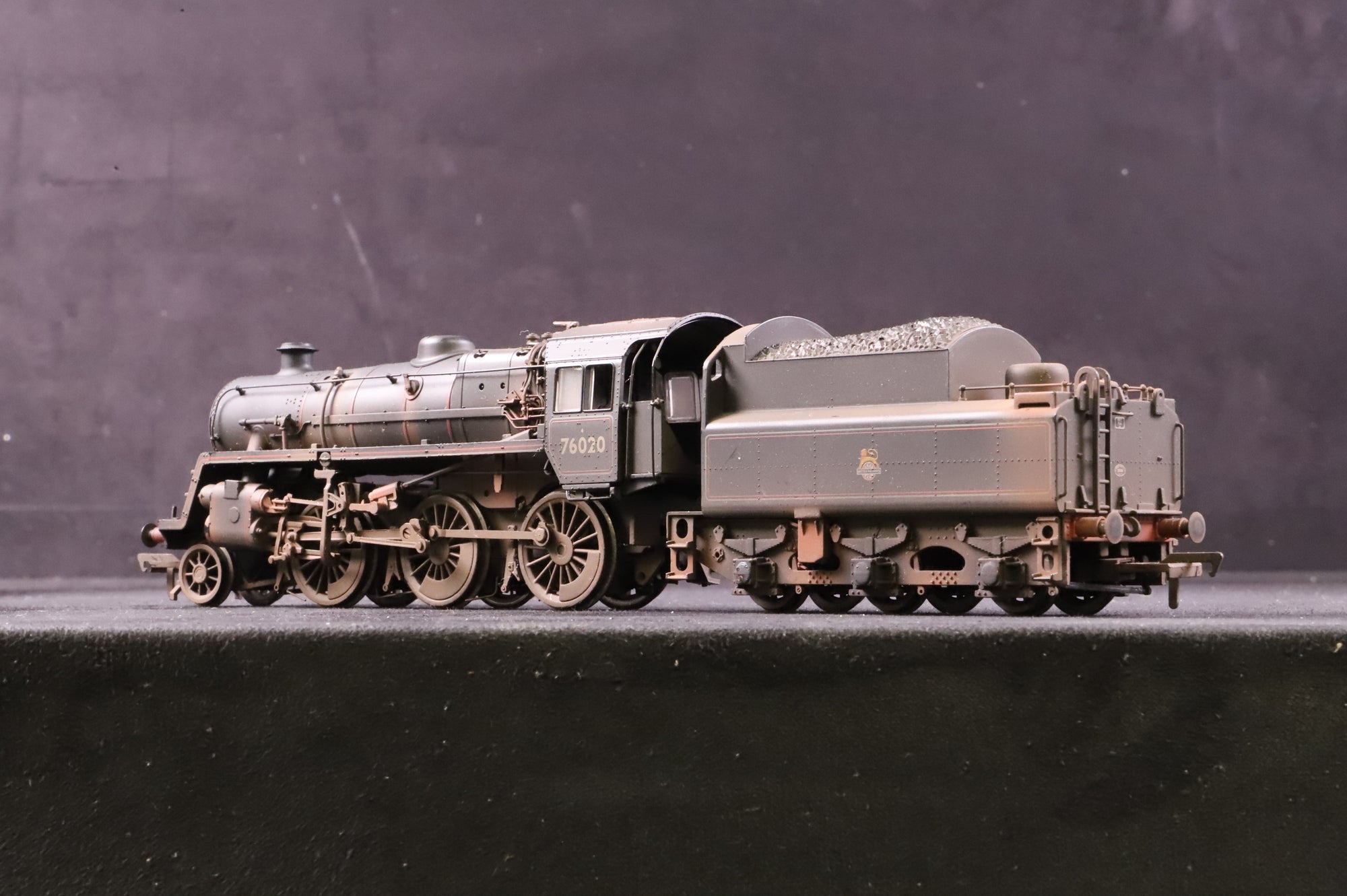 Bachmann OO 32-953DC Standard Class 4MT 76020 in Lined BR Black w/ Early Crests - Weathered