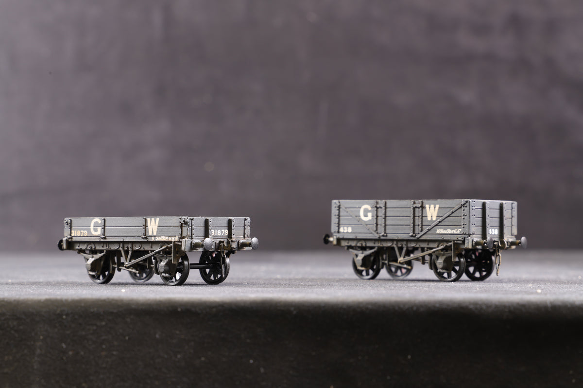 P4 Kit Built Rake of 2 GW Weathered Wagons