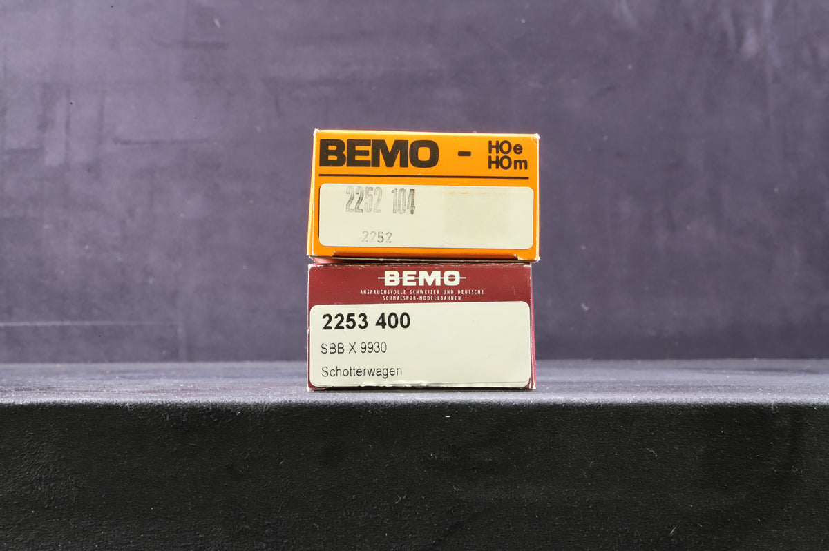 Bemo HOe-HOm Rake Of 2 RhB &amp; SBB Wagons Inc. 2252 104 &amp; 2253 400