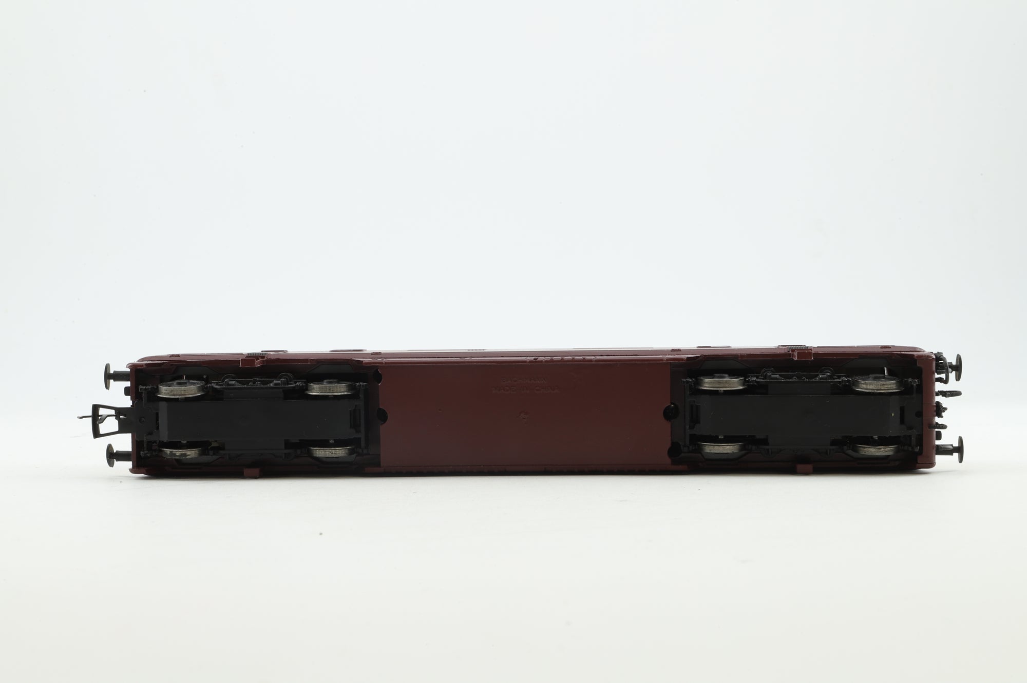 Bachmann OO 32-050 Class 42 Warship 'D817' 'Foxhound' BR Maroon