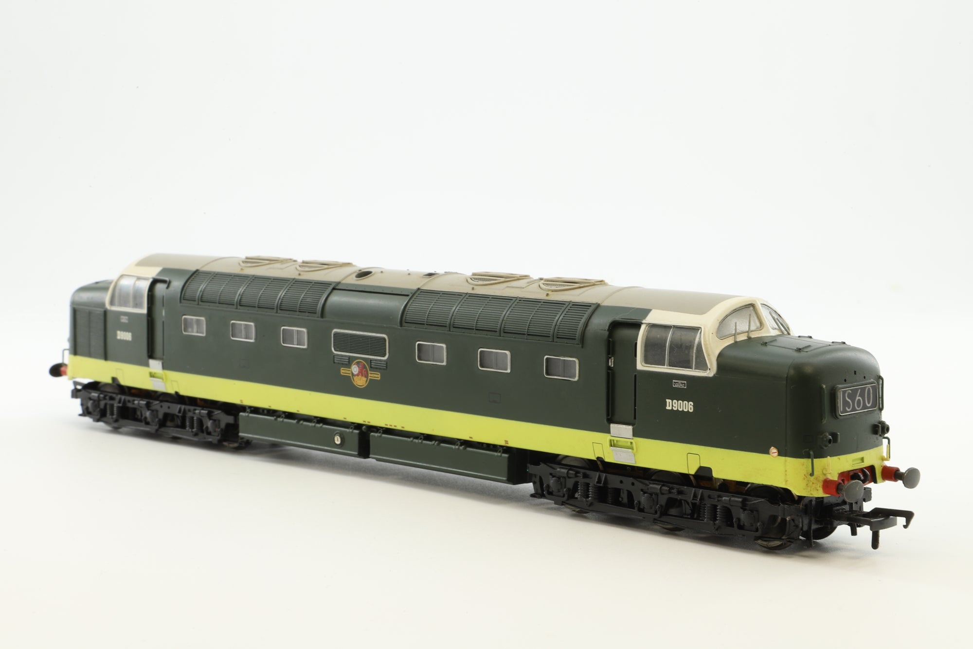 Bachmann OO 32-530 Class 55 Deltic 'D9006' BR Two Tone Green DCC Fitted