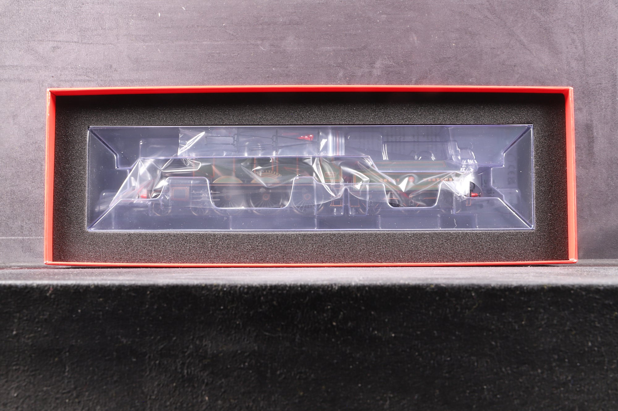 Hornby OO R30404 GWR Saint Class '2999' 'Lady Of Legend' GWR Green