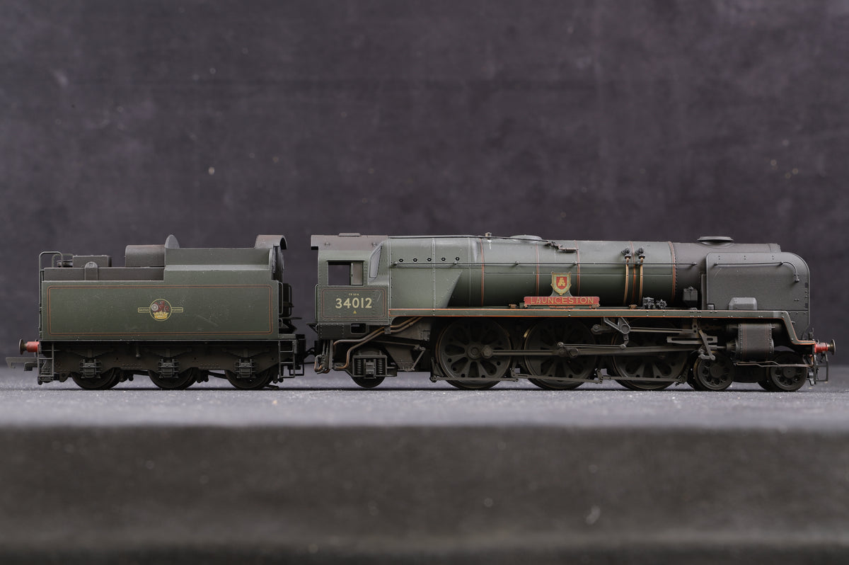 Hornby OO R3203 4-6-2 Rebuilt West Country Class &#39;Launceston&#39; &#39;34012&#39; BR Green L/C Weathered Renamed &amp; Renumbered