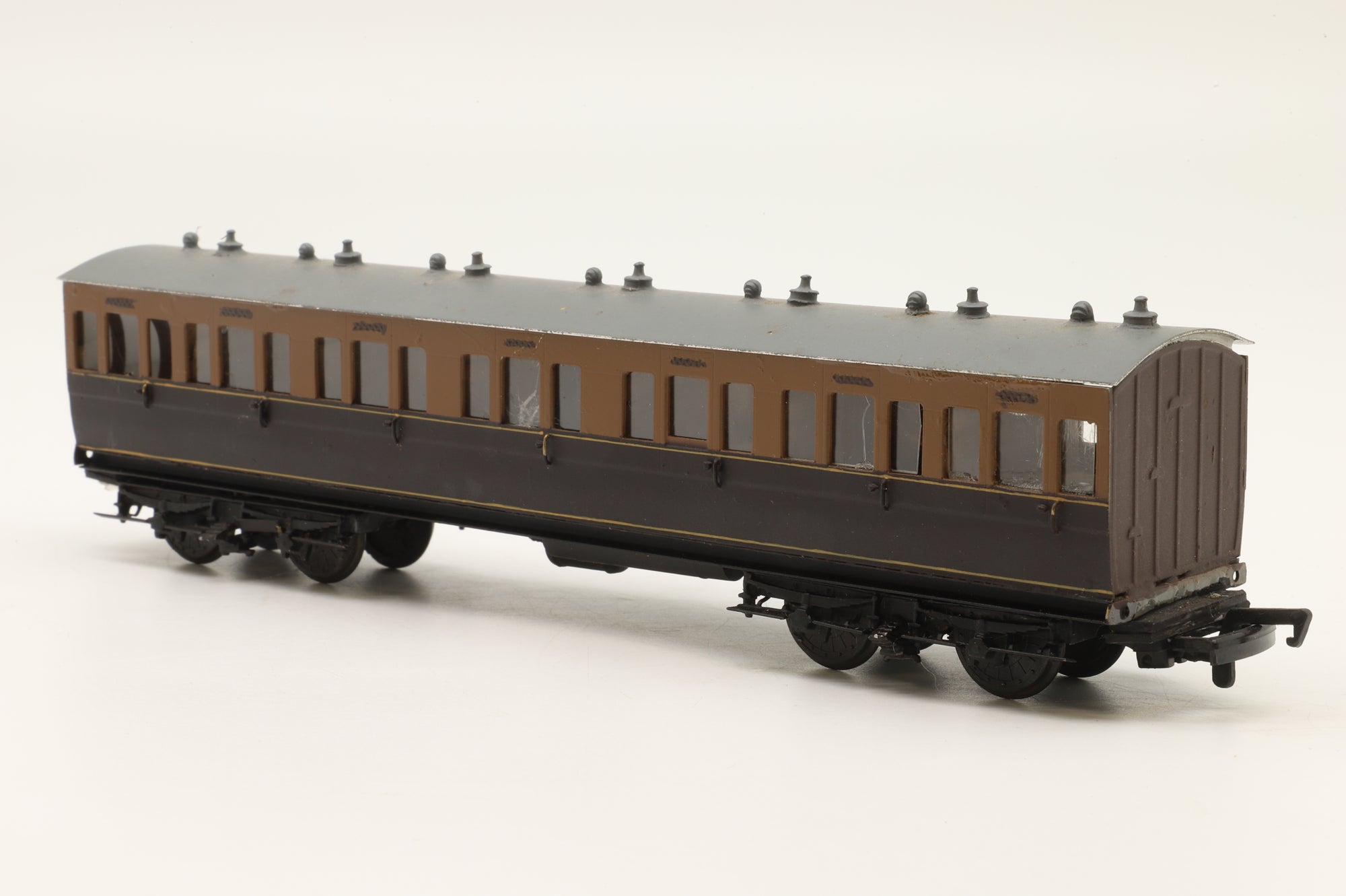 WORKSHOP Chowbent OO Rake Of 2 L&YR Kit Built Coaches