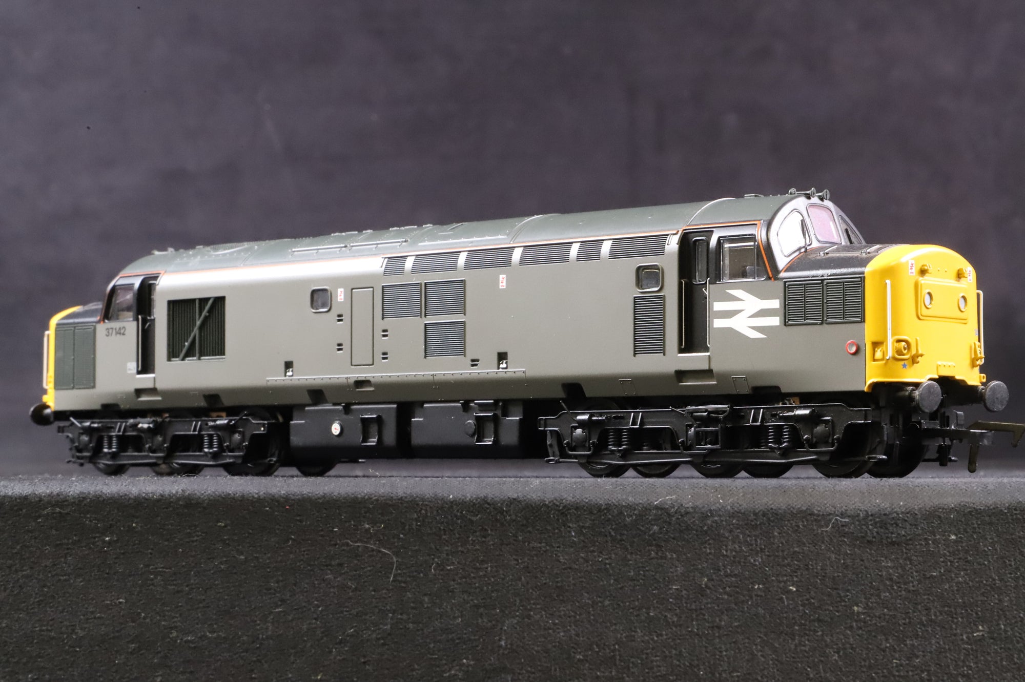 Bachmann OO 32-788DB Class 37 37142 in BR Engineers' Grey