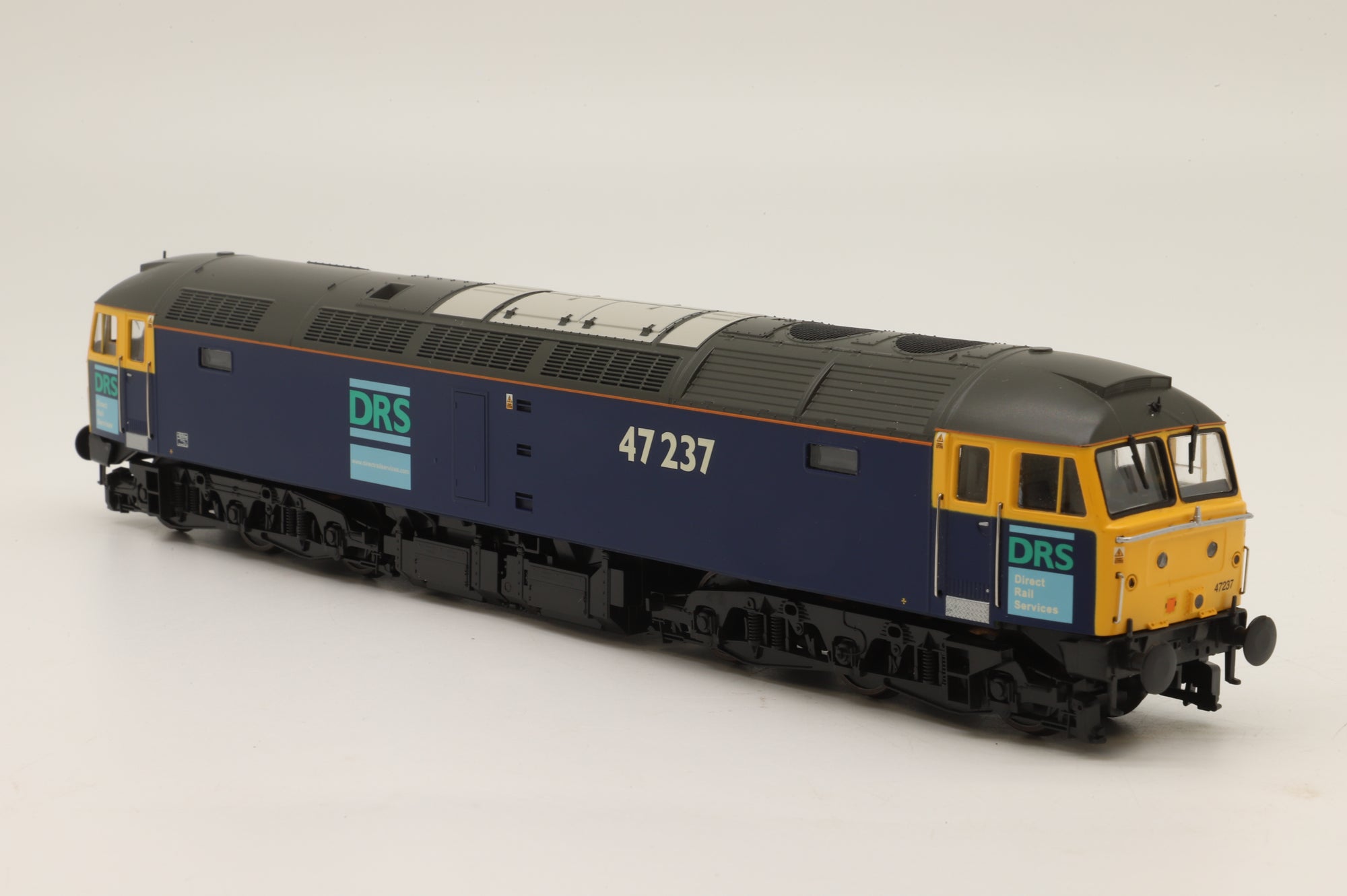 Heljan OO 4767 Class 47 47237 in DRS Blue