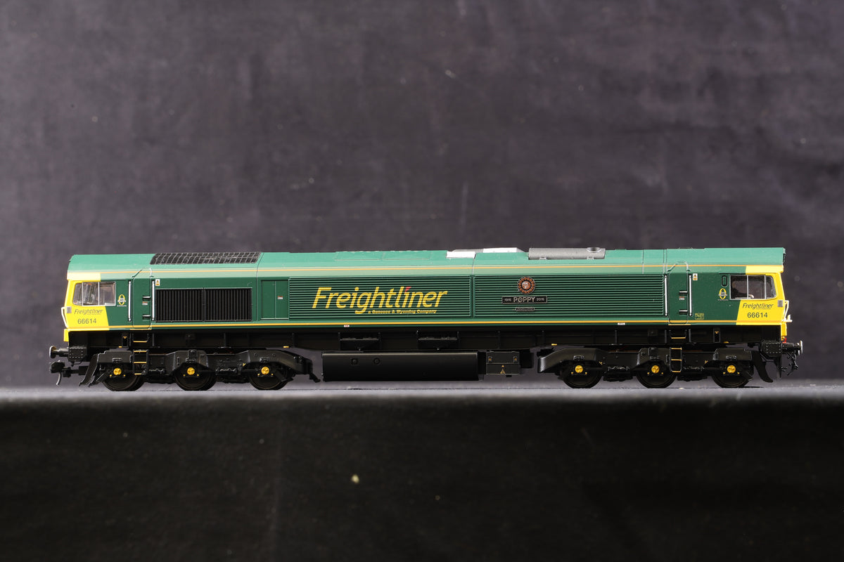 Bachmann OO 32-726X Class 66 &#39;66614&#39; &#39;Poppy&#39; Freightliner Excl. Rails, DCC Sound