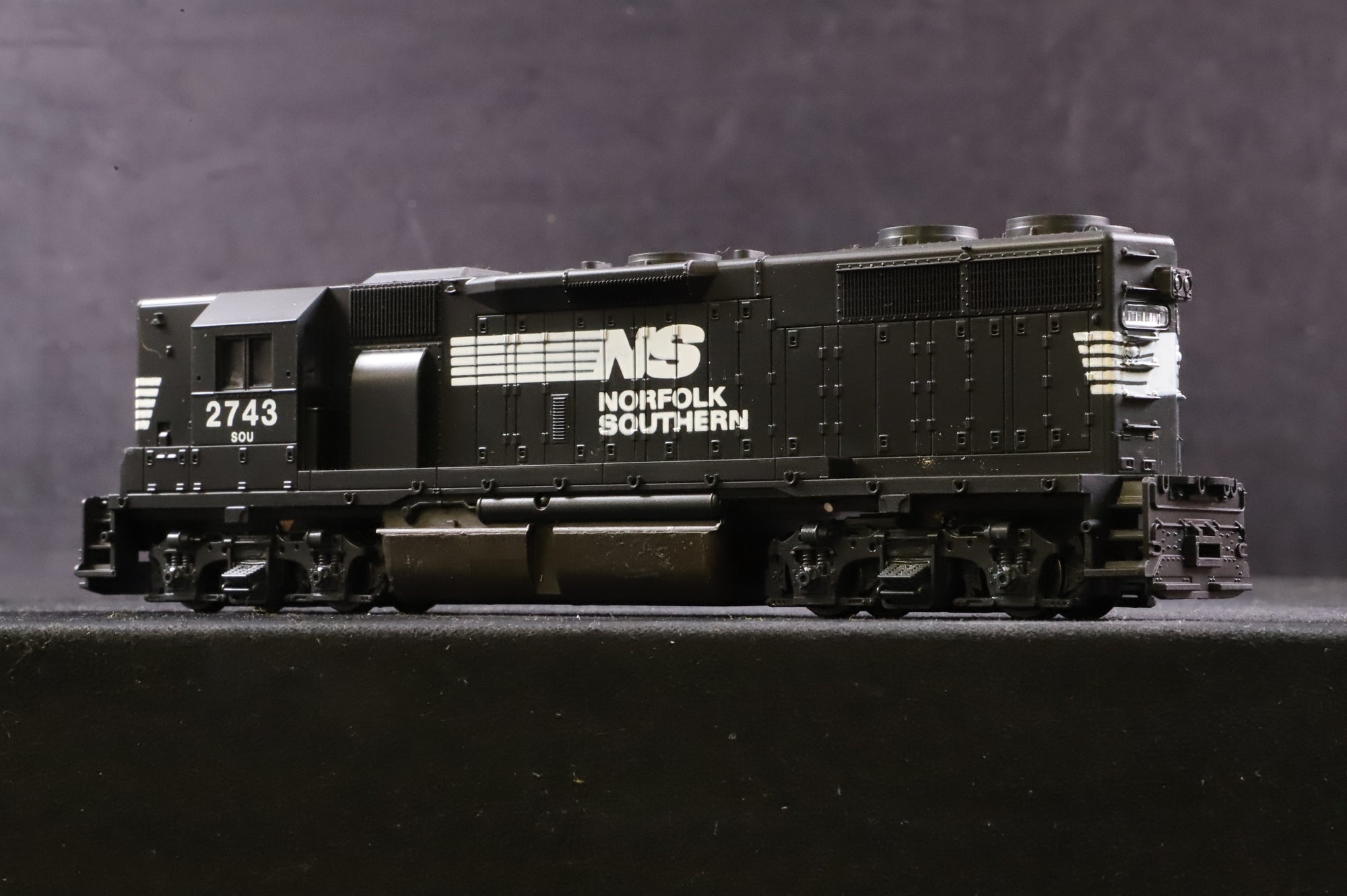 Con-Cor HO 0015-003002 EMD GP-38 Hi-Nose No.2743 in Norfolk Southern Black