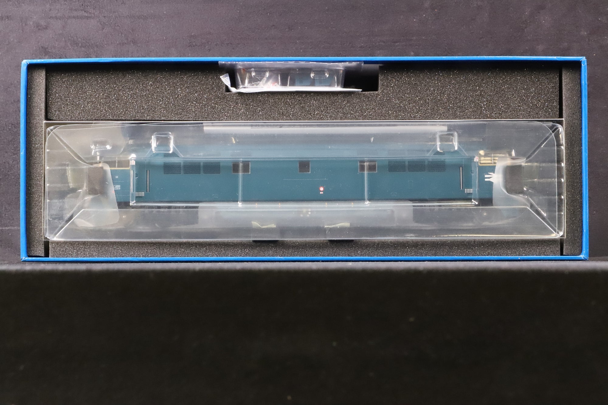 Dapol OO 4D-003-004 Class 52 'D1058' 'Western Nobleman' BR Blue Full Yellow Ends