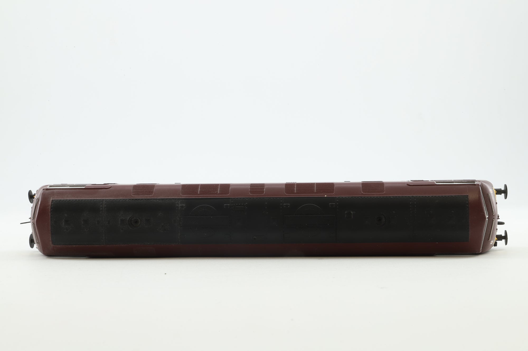 Bachmann OO 32-050 Class 42 Warship 'D817' 'Foxhound' BR Maroon