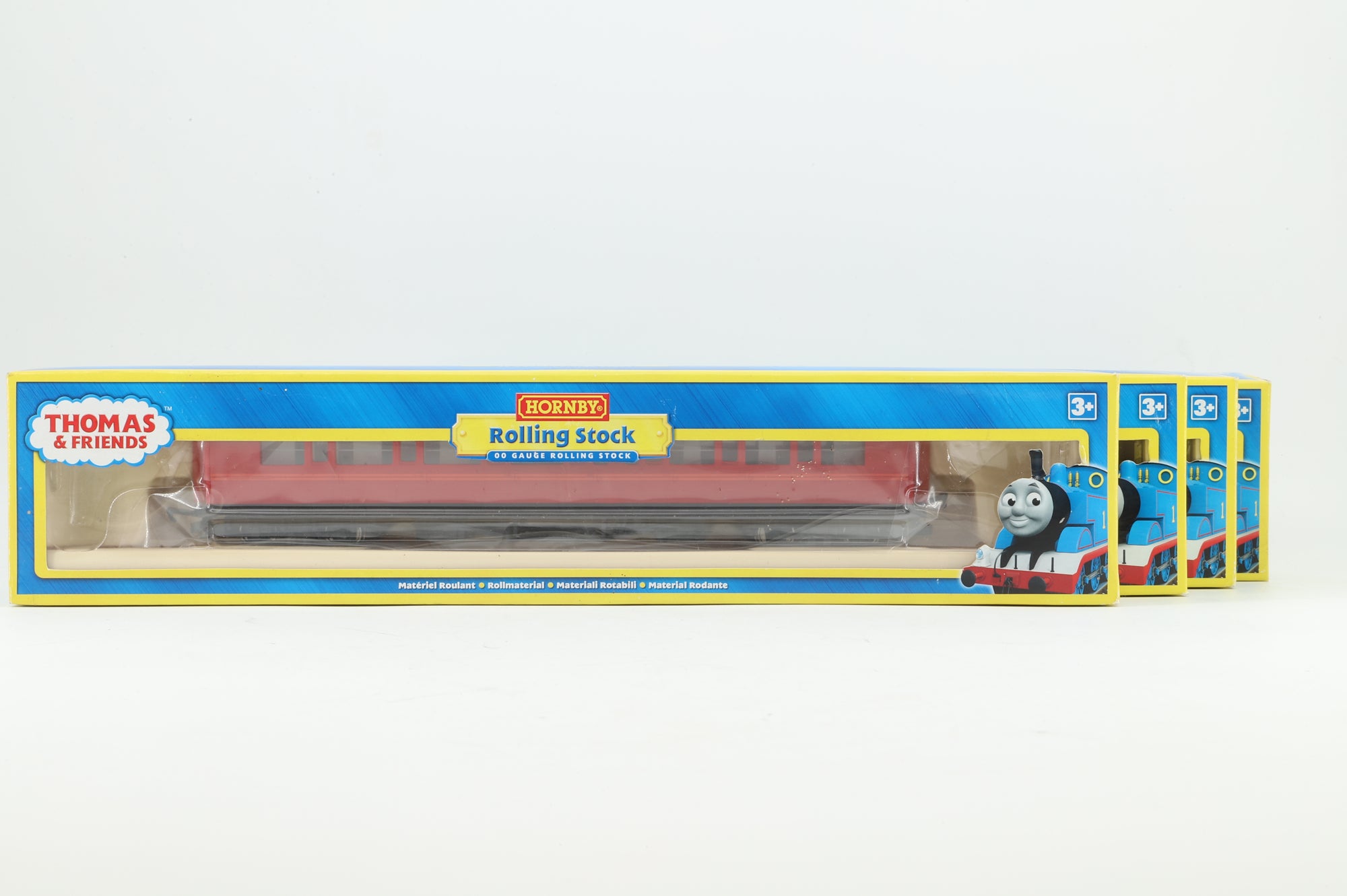 Hornby OO 4 x R9702 Spencer's Composite Coaches & 1 x R9703 Spencer's Brake Coach, Thomas the Tank Range