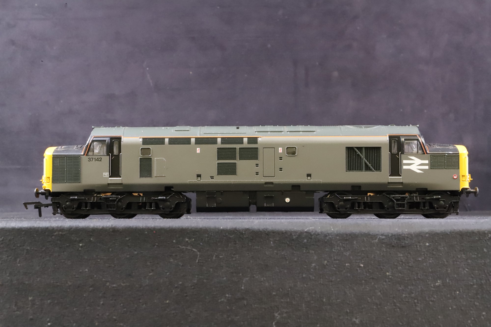 Bachmann OO 32-788DB Class 37 37142 in BR Engineers' Grey