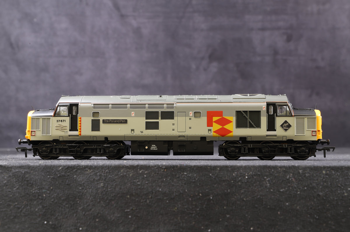 Bachmann OO 32-380 Class 37/5 Diesel &#39;37671&#39; Railfreight &#39;Tre Pol And Pen&#39;