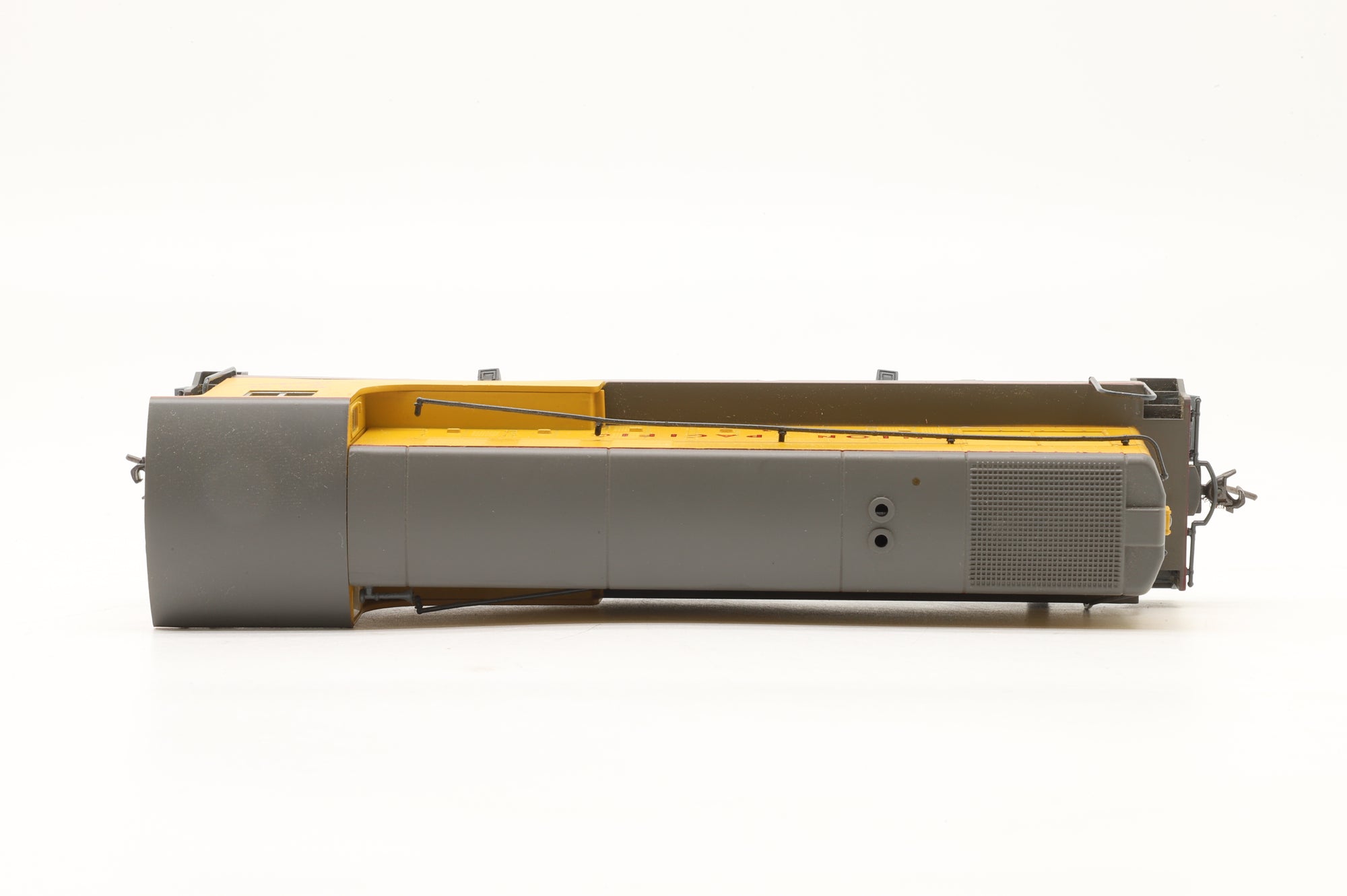 Walthers HO 932-1217 H10-44 #1303 in UP Livery