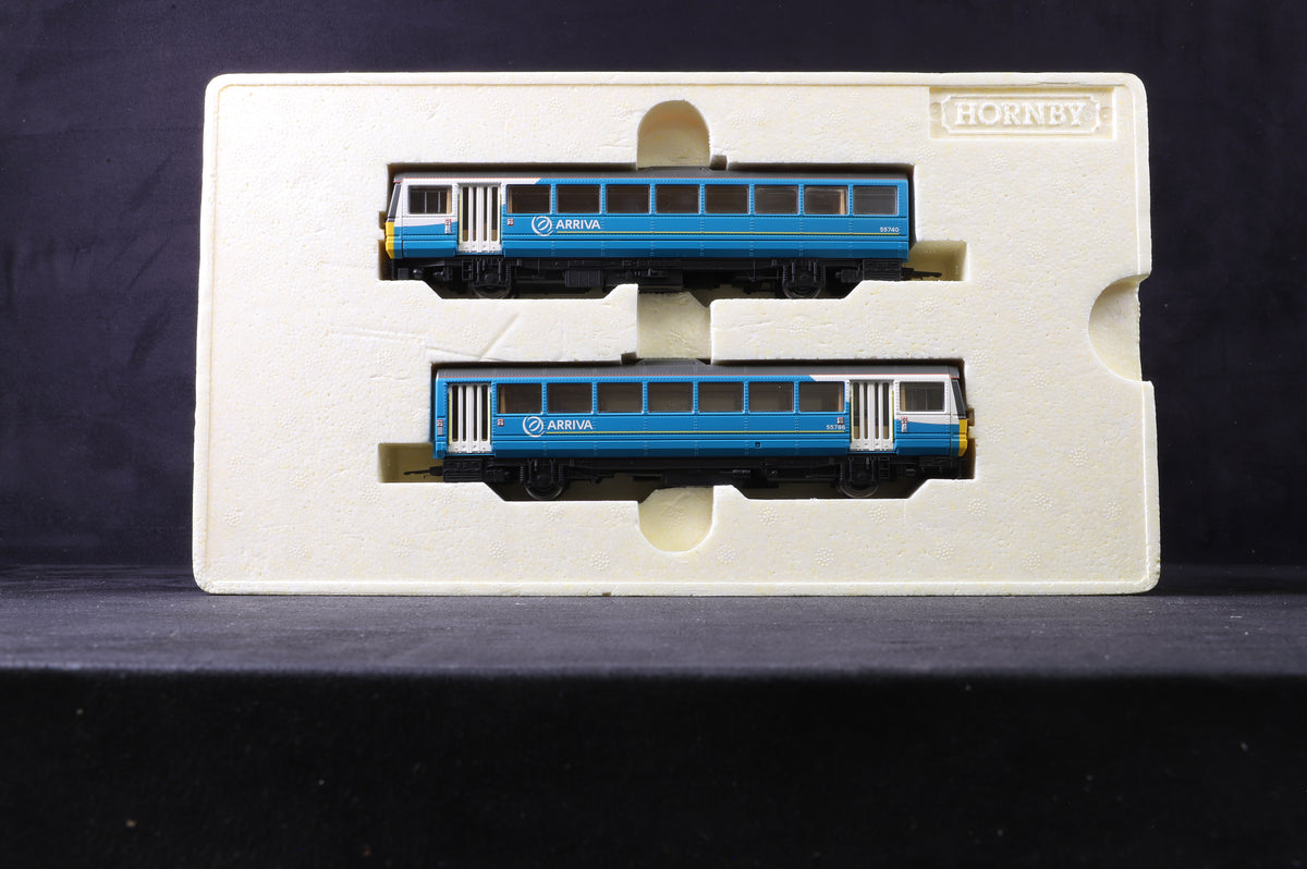 Hornby OO R2700 Class 142 Pacer 2 Car DMU