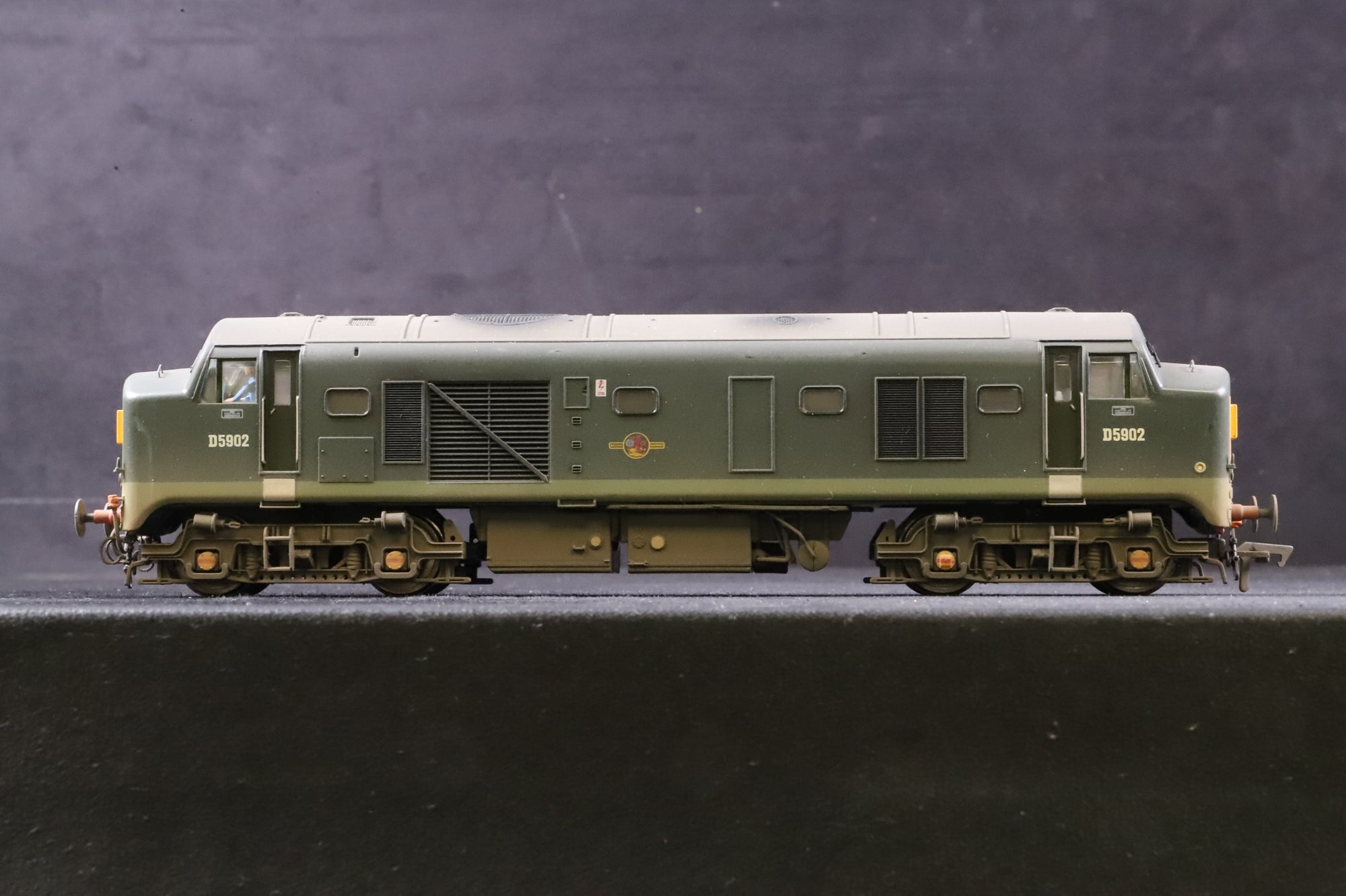 Heljan OO 2305 Class 23 'D5902' BR Green Small Yellow Panel Weathered