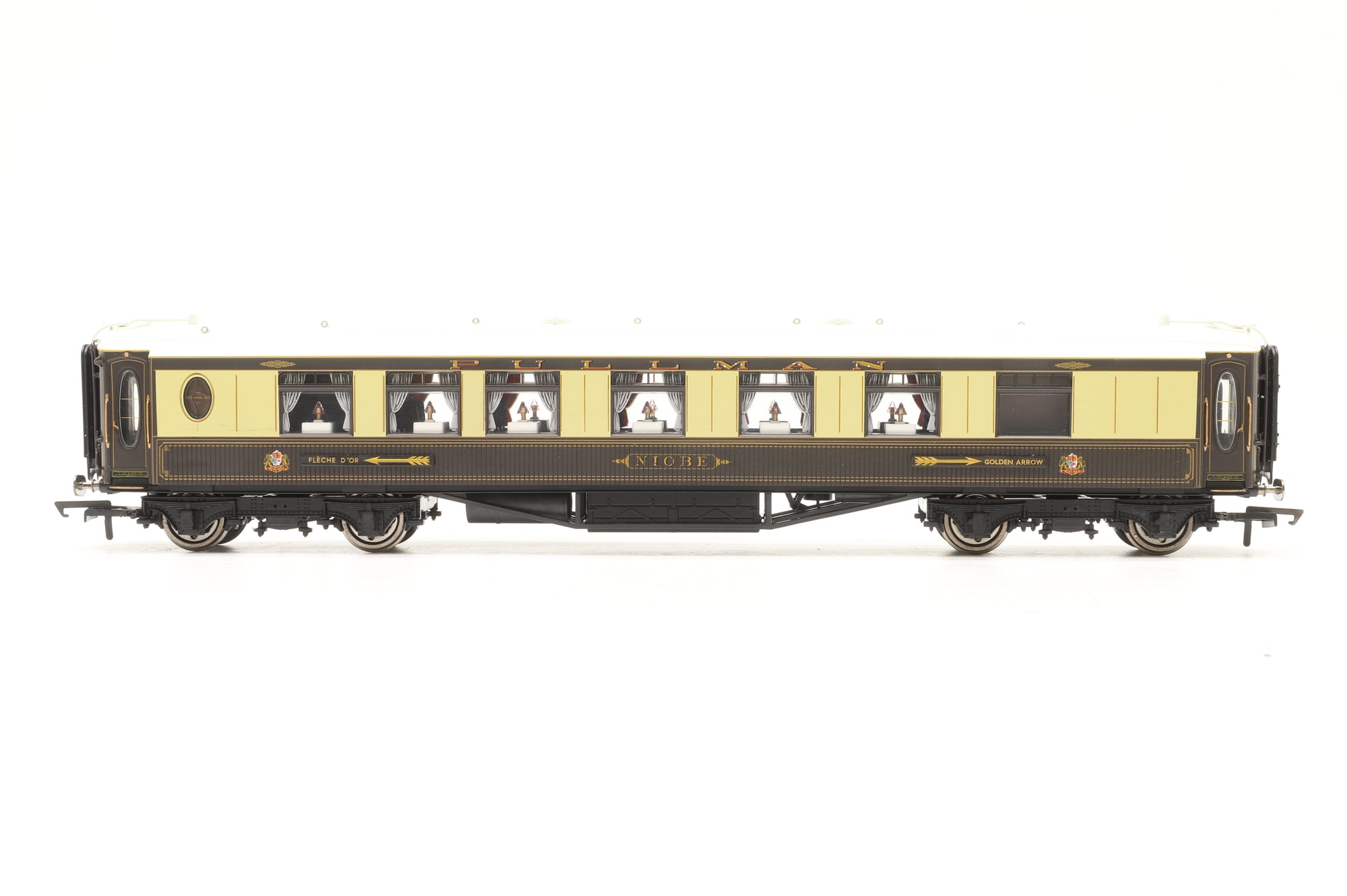 Hornby OO R2369/4196 'The Golden Arrow' Train Pack w/ Additional Coach Pack