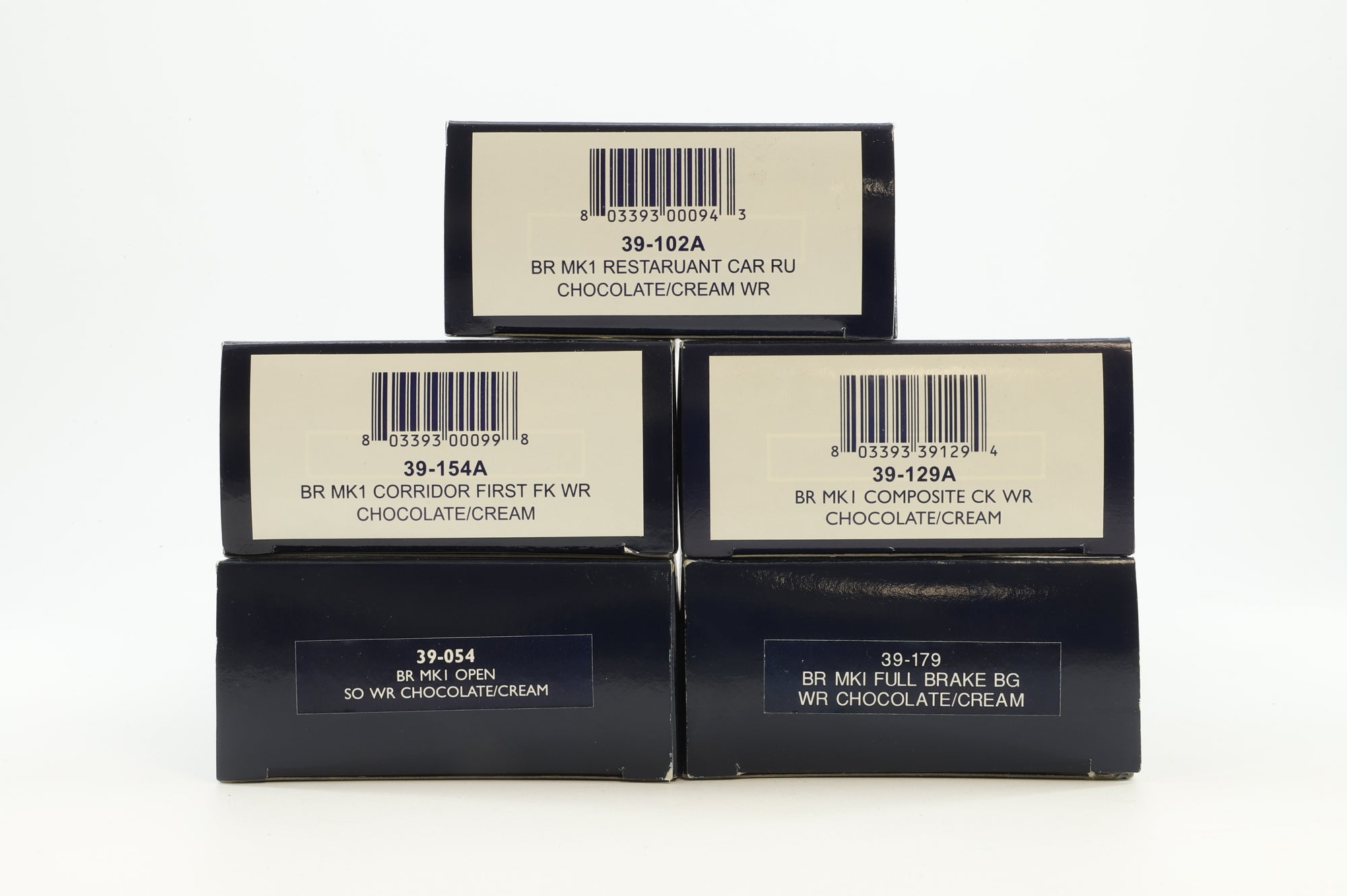 Bachmann OO Rake Of 5 BR Mk1 Chocolate & Cream Coaches Inc. 39-129A, 39-154A, 39-102A, 39-054 & 39-179