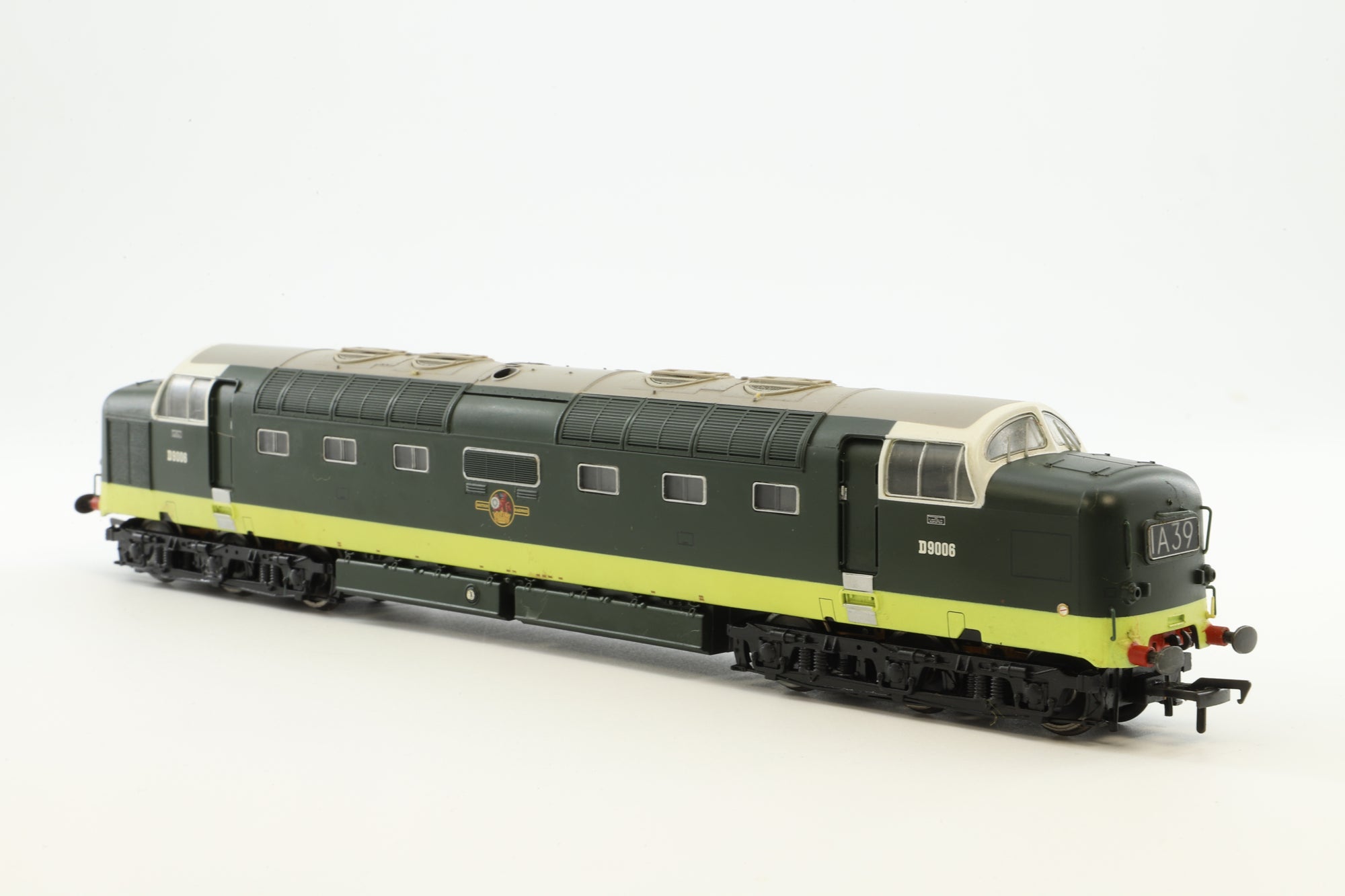 Bachmann OO 32-530 Class 55 Deltic 'D9006' BR Two Tone Green DCC Fitted