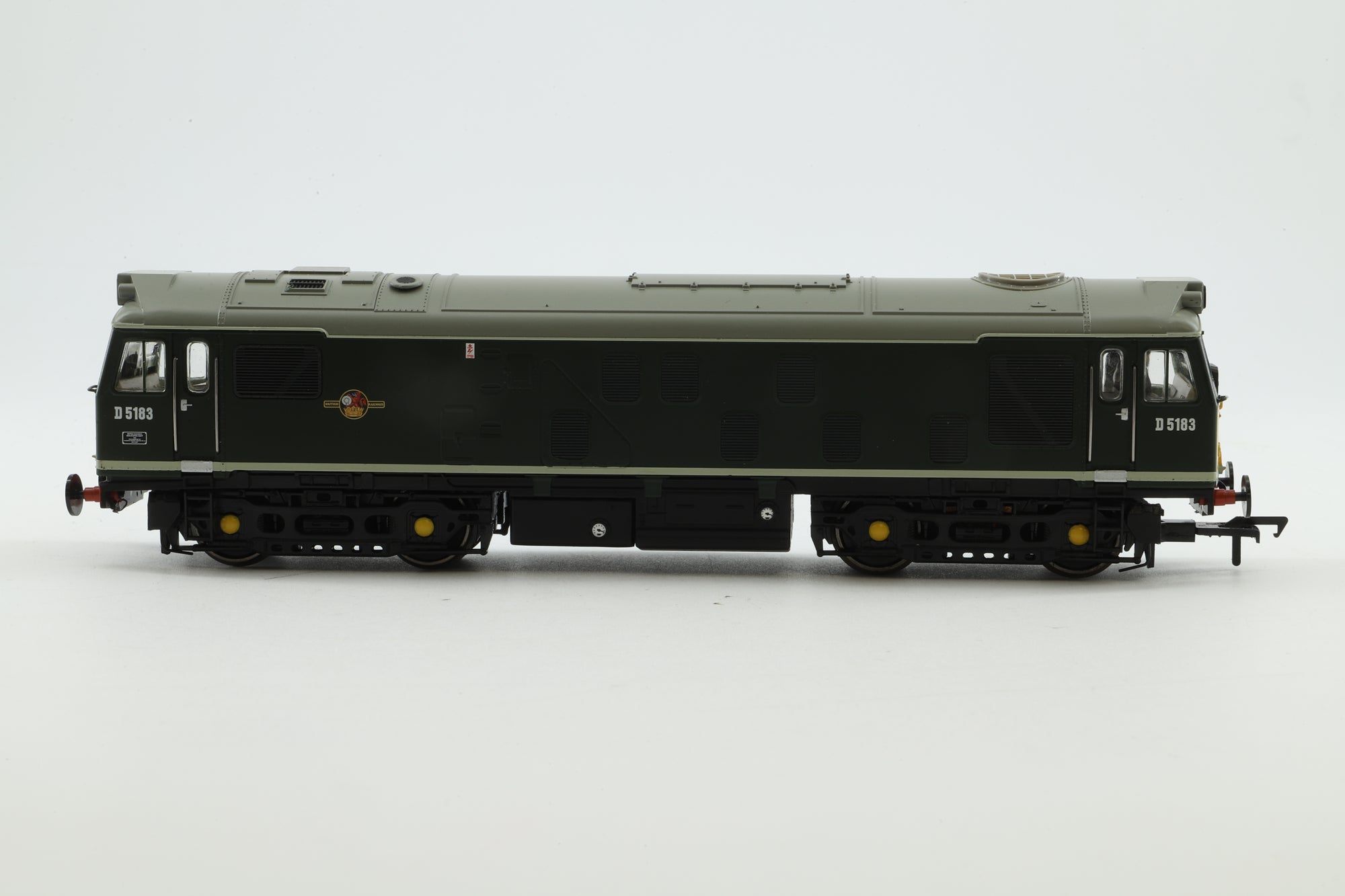 Bachmann OO 32-330DS Class 25/1 D5183 in BR Green w/ SYPs - DCC Sound