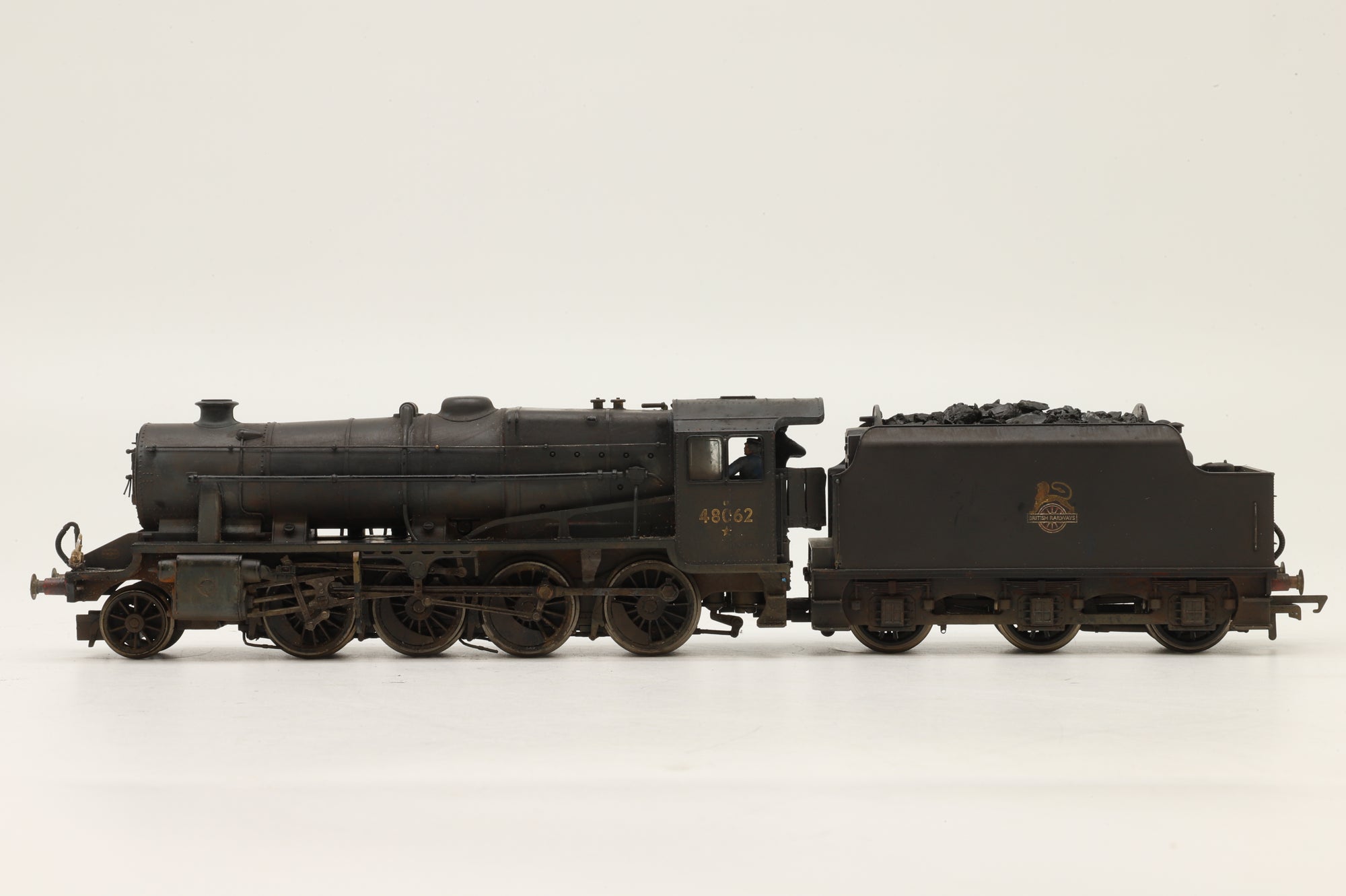 WORKSHOP Hornby R2395A OO Class 8f '48062' BR Black Weathered Non Runner
