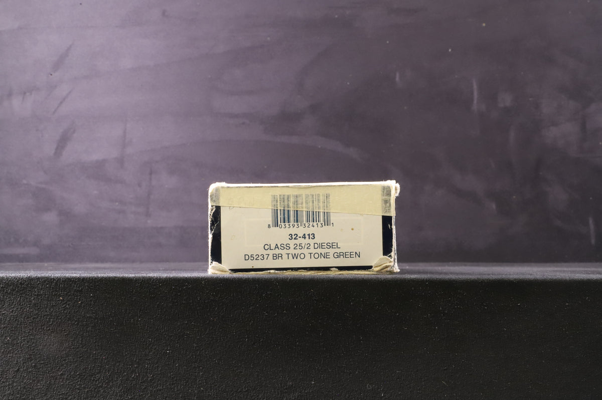 Bachmann OO 32-413 Class 25/2 Diesel &#39;D5237&#39; BR Two Tone Diesel