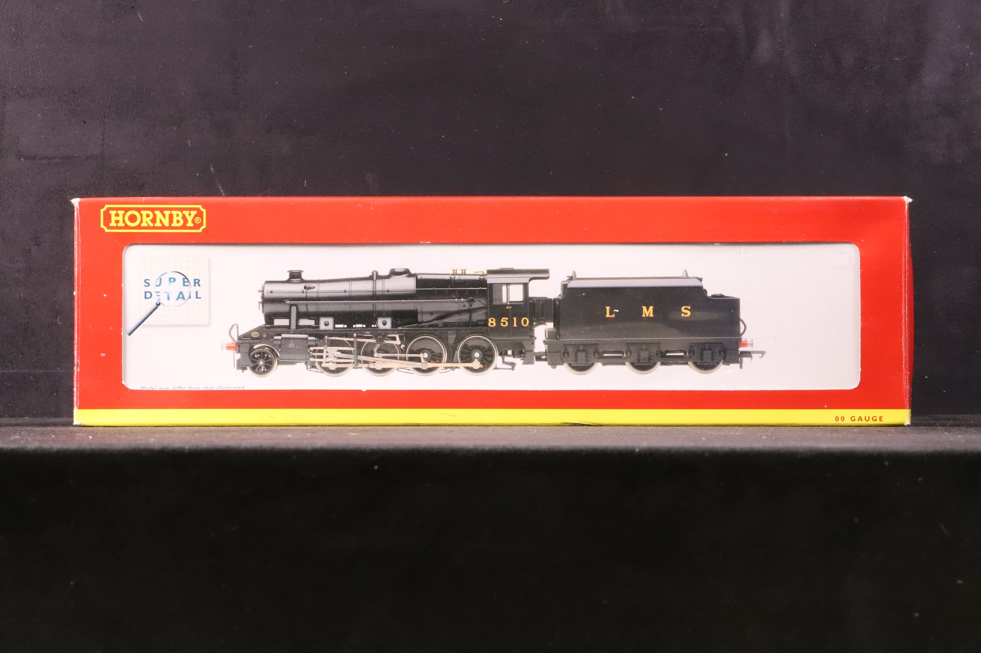Hornby OO R2228 Class 8F '8510' LMS Black
