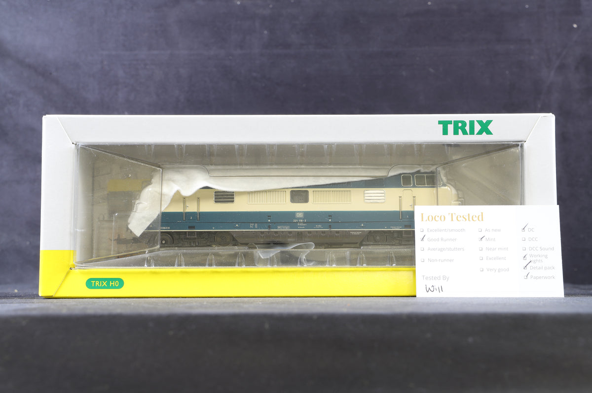 Trix HO 22752 German Epoch IV 221 class diesel loco in DB cream &amp; blue livery