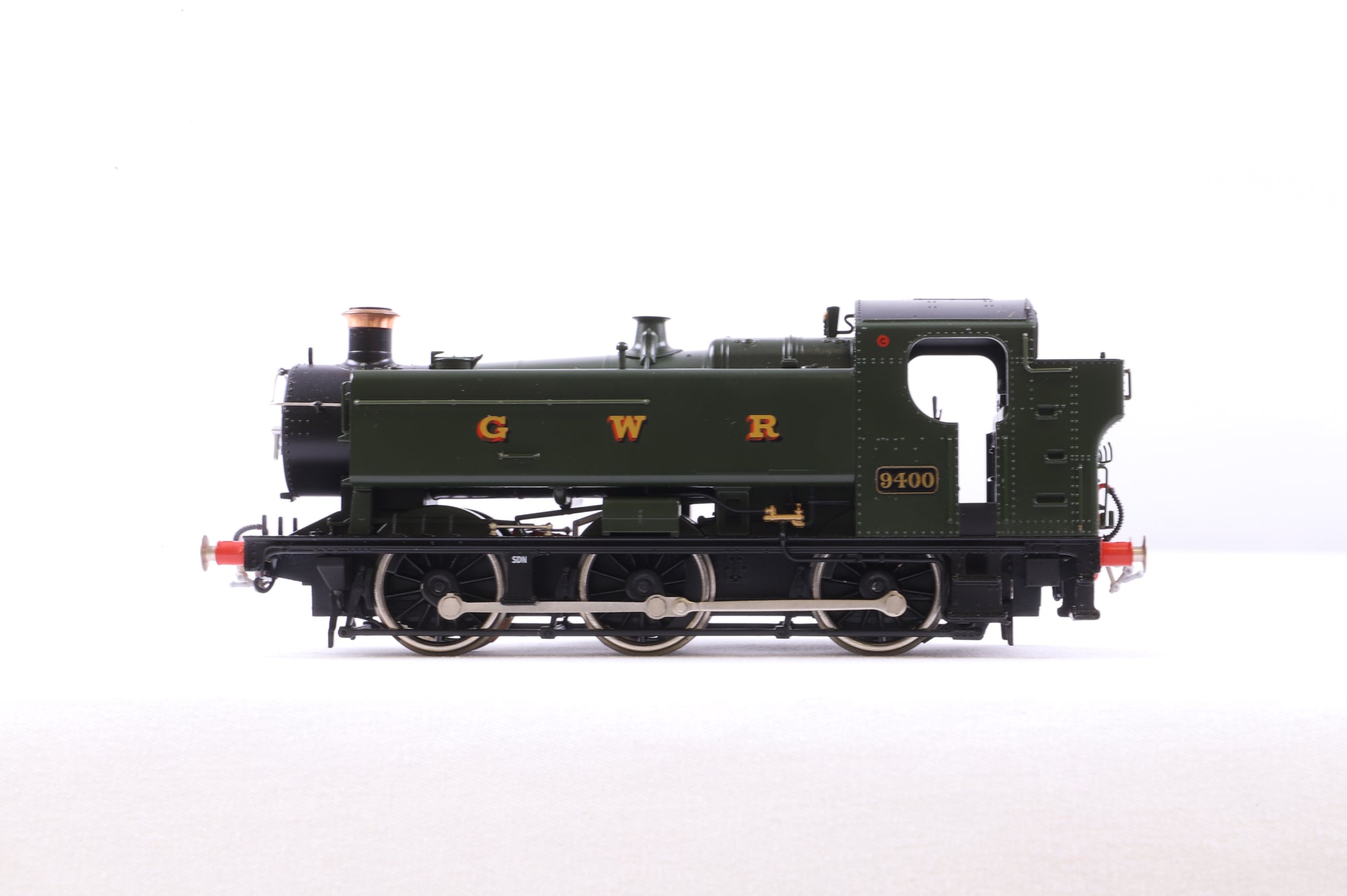 Bachmann OO 35-025NRM Class 94xx Pannier Tank '9400' GWR Green Excl. NRM