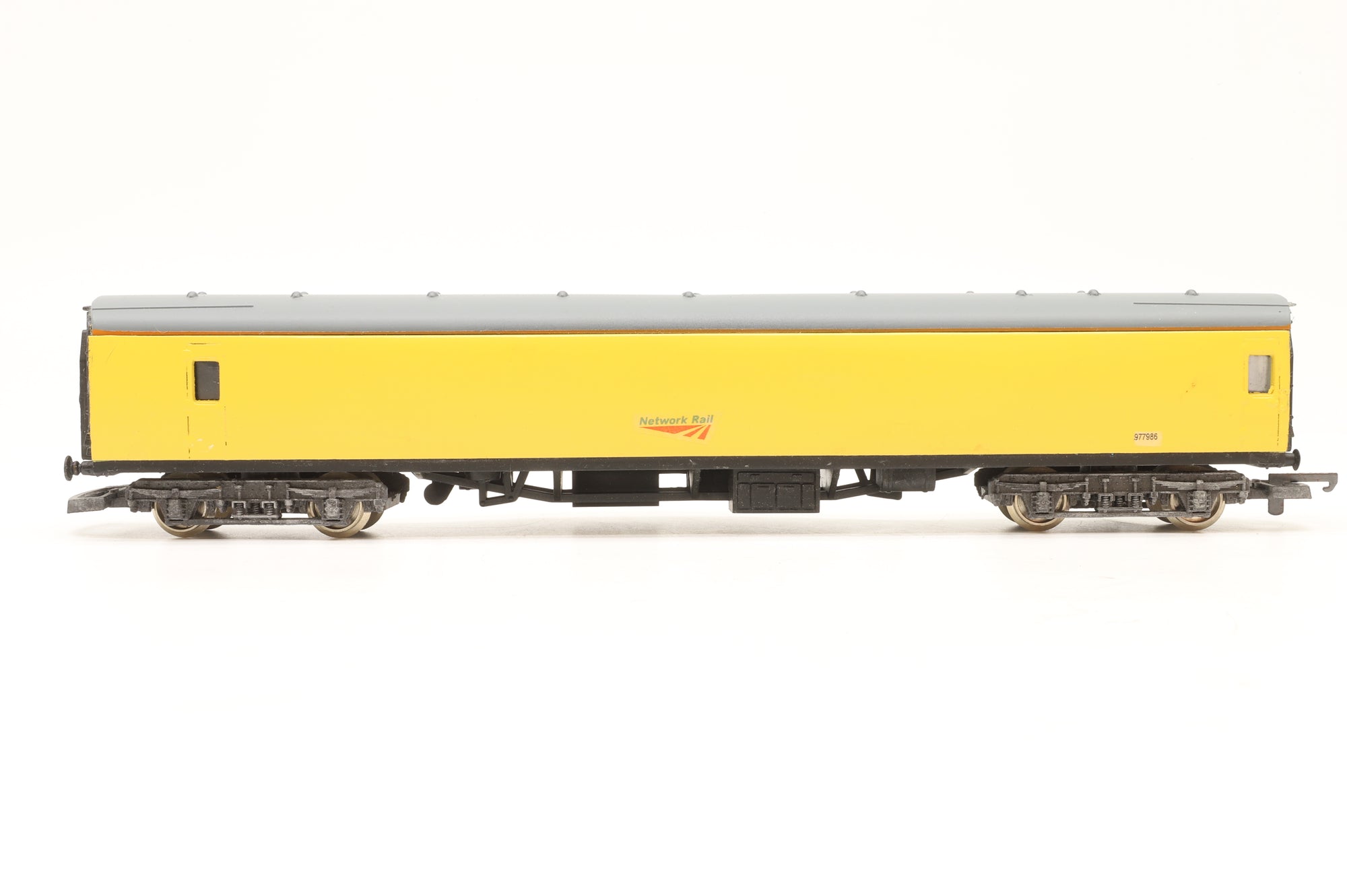 Custom OO Mk1 QSA 977986 in Network Rail Yellow