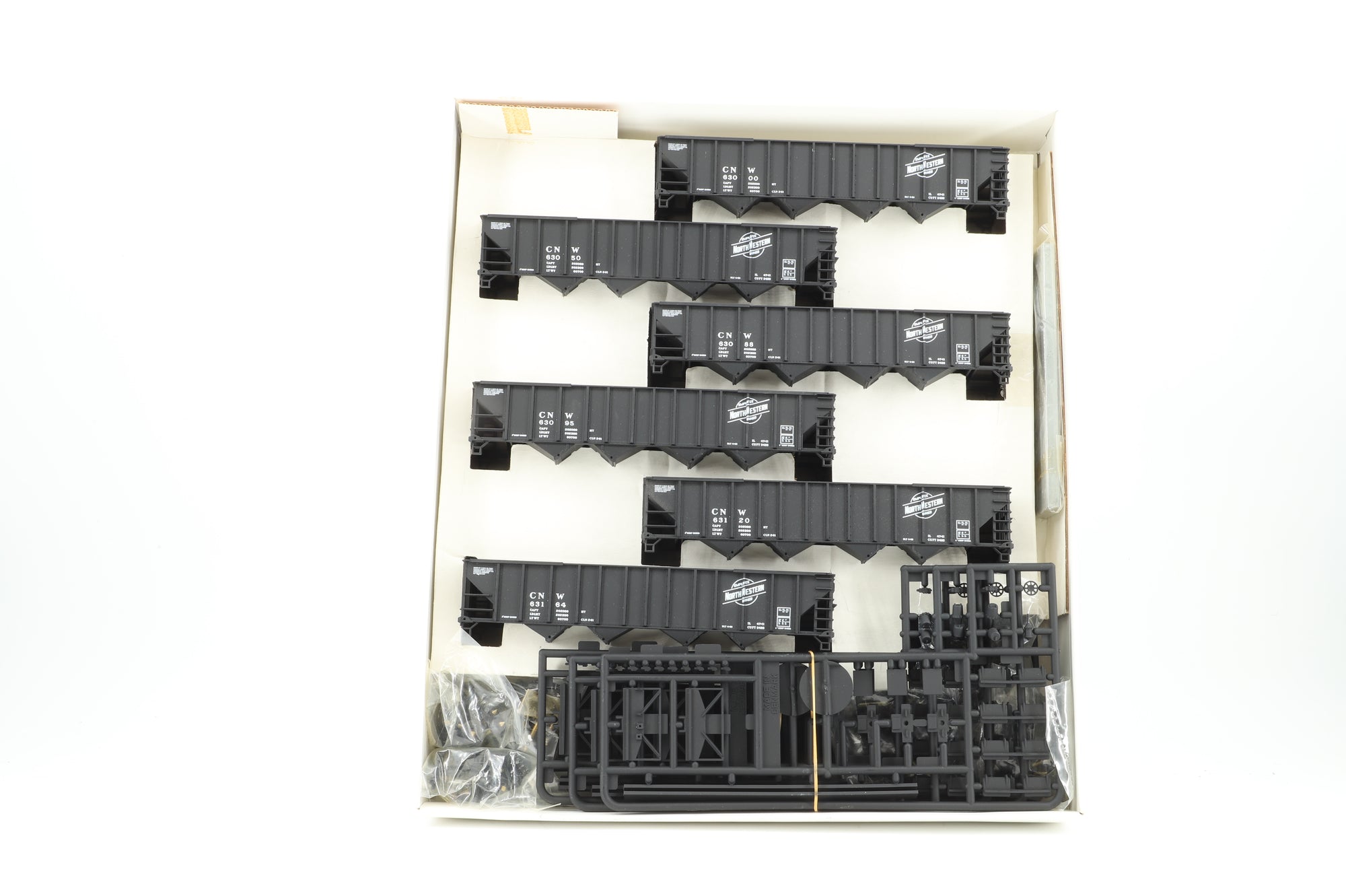 Walthers HO 932-4934 Pack Of 6 100 Ton Quad Hopper Chicago & North Western Wagons