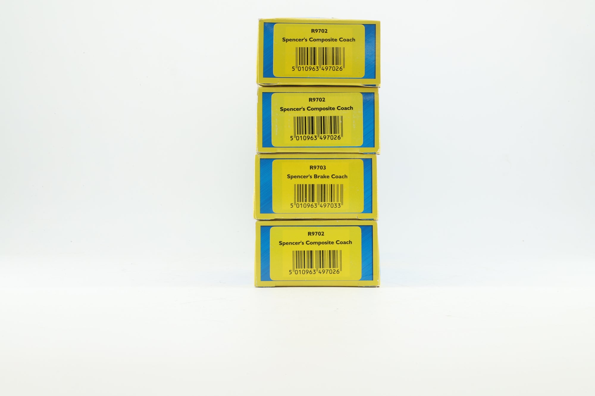 Hornby OO 4 x R9702 Spencer's Composite Coaches & 1 x R9703 Spencer's Brake Coach, Thomas the Tank Range