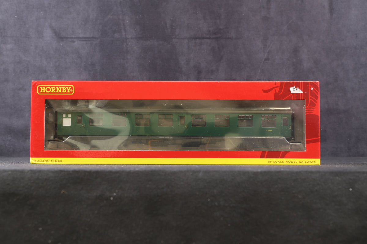 Hornby OO Rake Of 4 BR MK1 BR Green Coaches