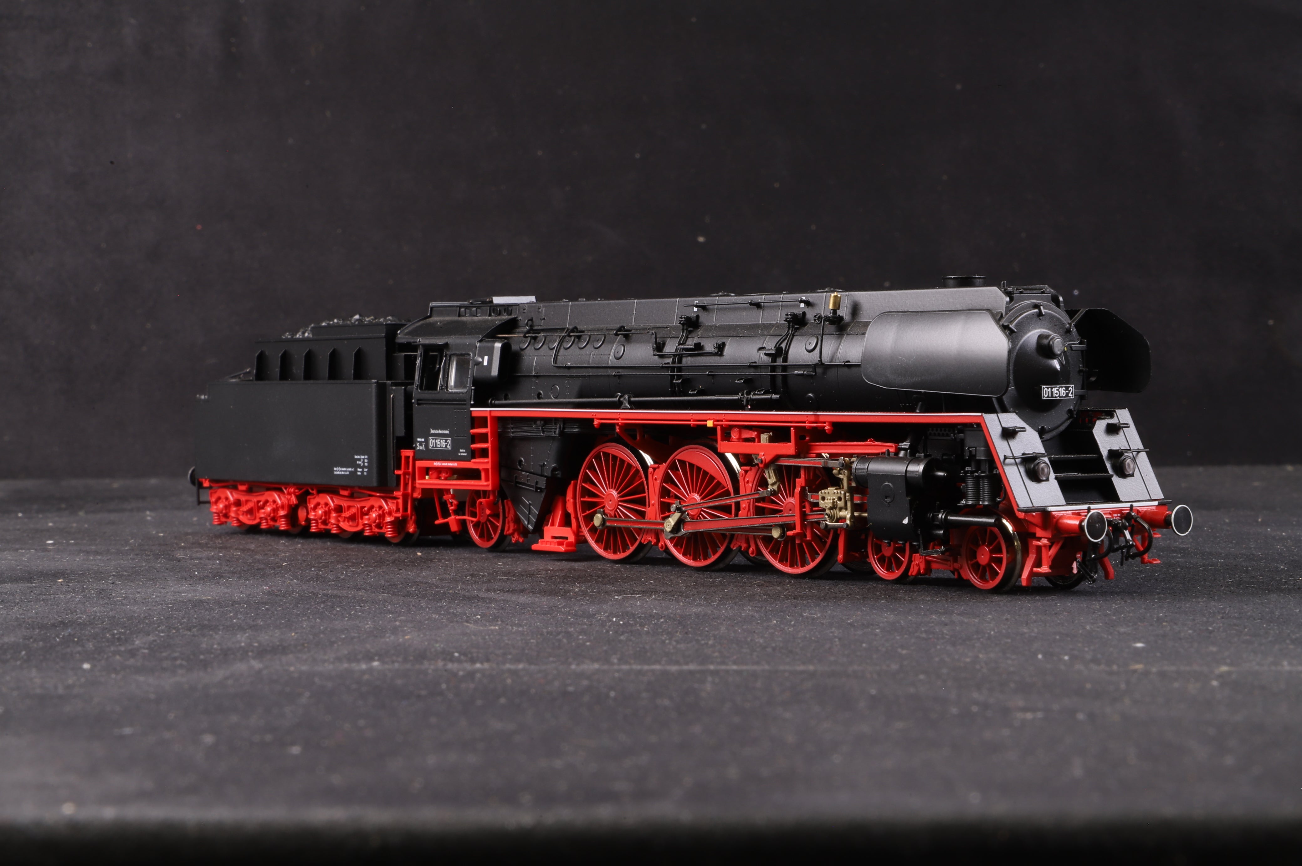 Roco HO 63264 DR 01 1516-2 - Clark Railworks